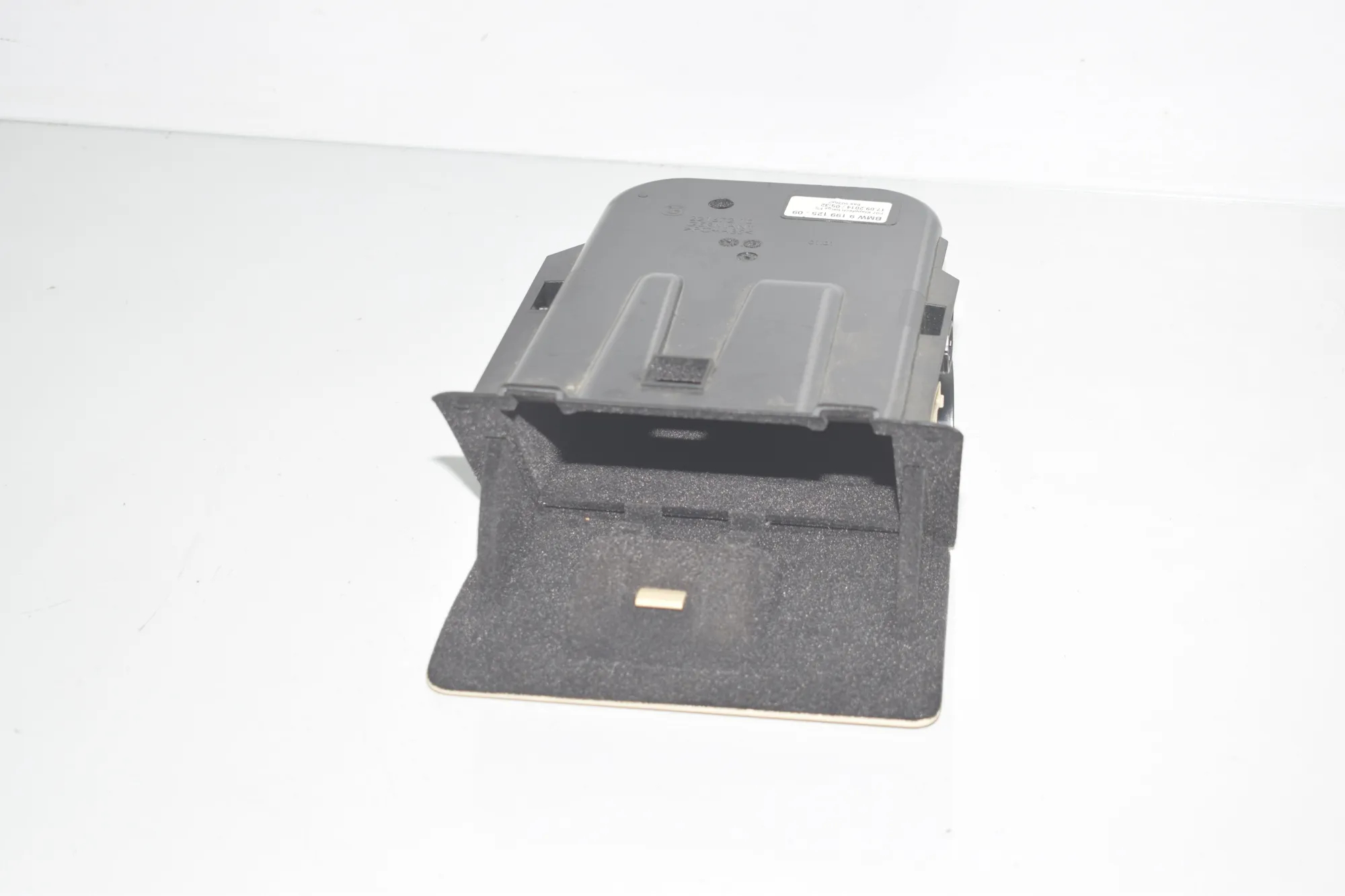 Glove Compartment – OEM 9199125 · BMW 5 Gran Turismo (F07) 530 d 2014 – 4