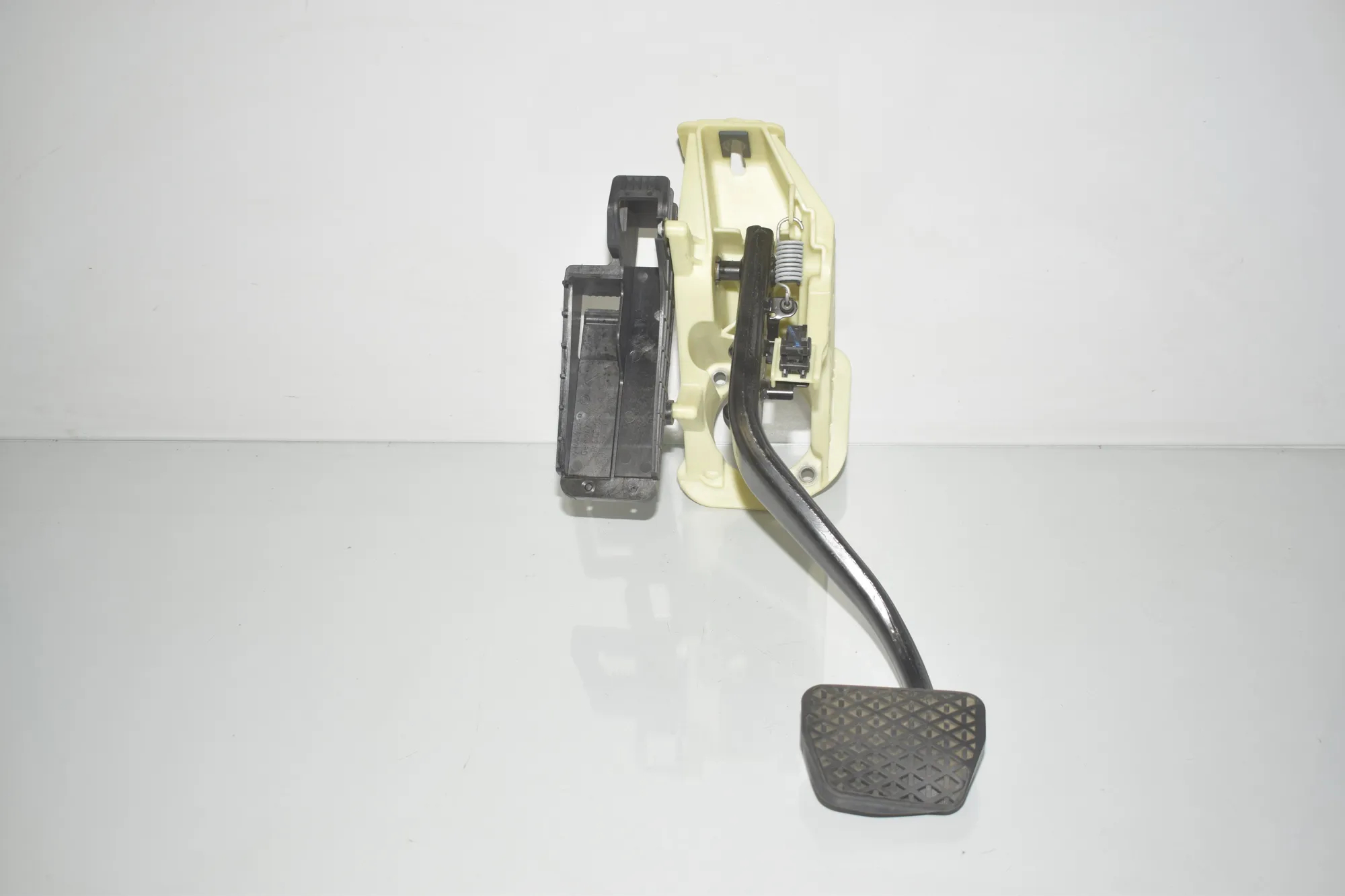 Brake Pedal – OEM 6782665 · BMW 5 Gran Turismo (F07) 530 d 2014