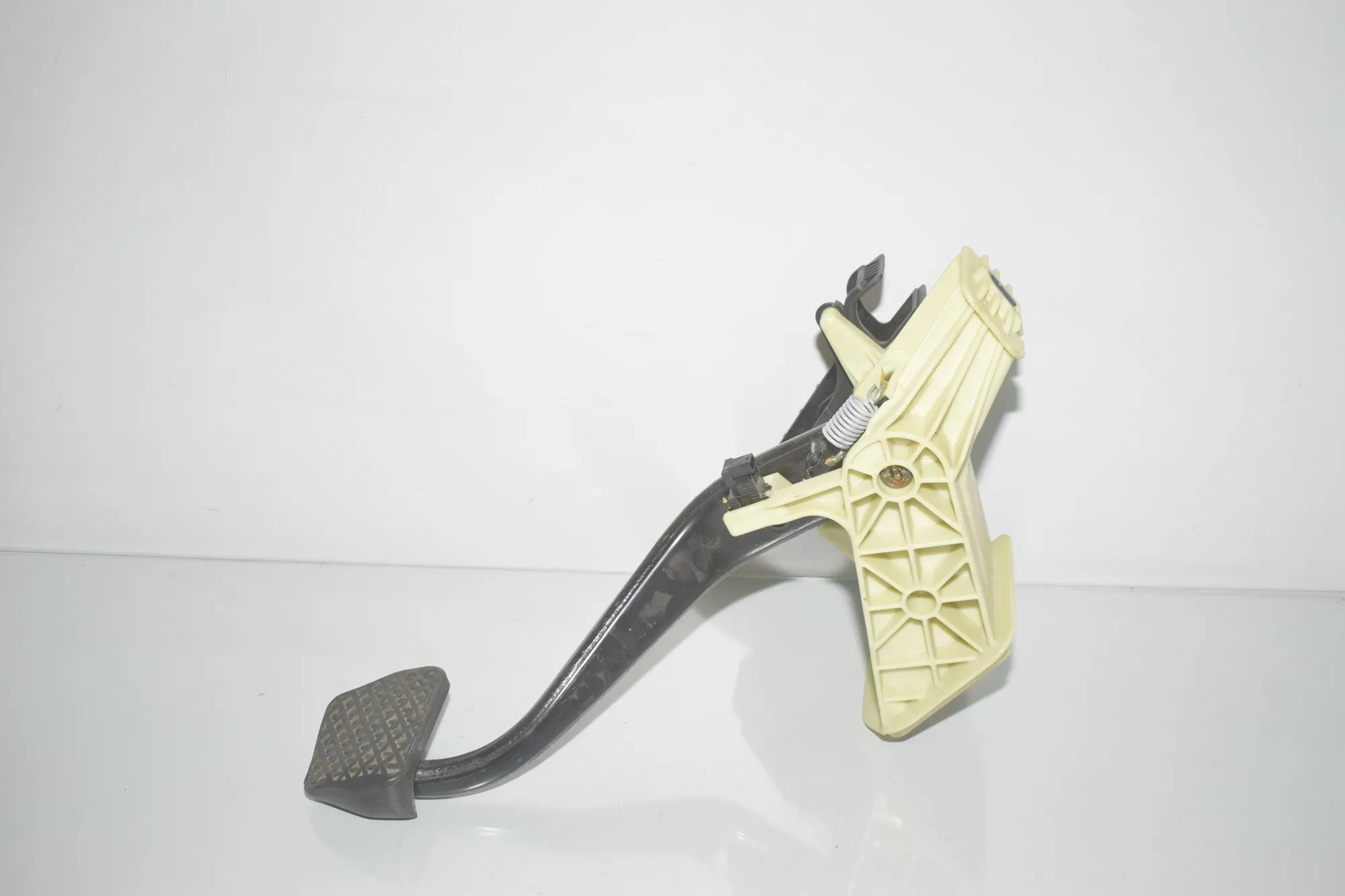 Brake Pedal – OEM 6782665 · BMW 5 Gran Turismo (F07) 530 d 2014 – 2