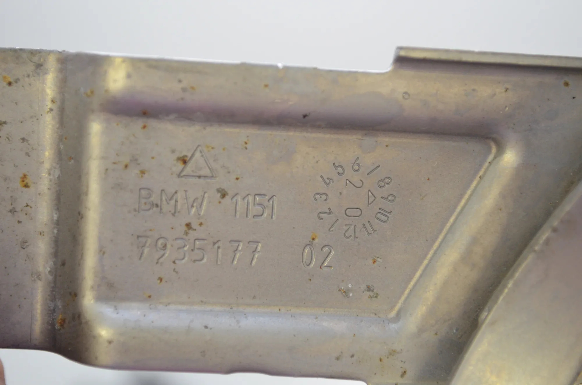 Bracket – OEM 8685972 · BMW 3 Touring (G21) (2019 - -) 330 e Plug-in-Hybrid 2020 – 5