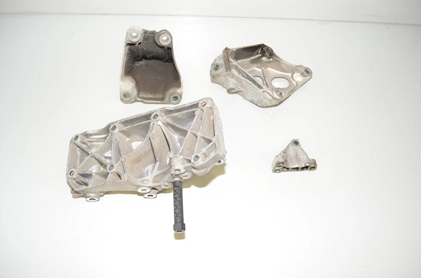 Left Side Engine Bracket – OEM 6859415 · BMW 4 Gran Coupe (F36) 418 d 2017 – 3