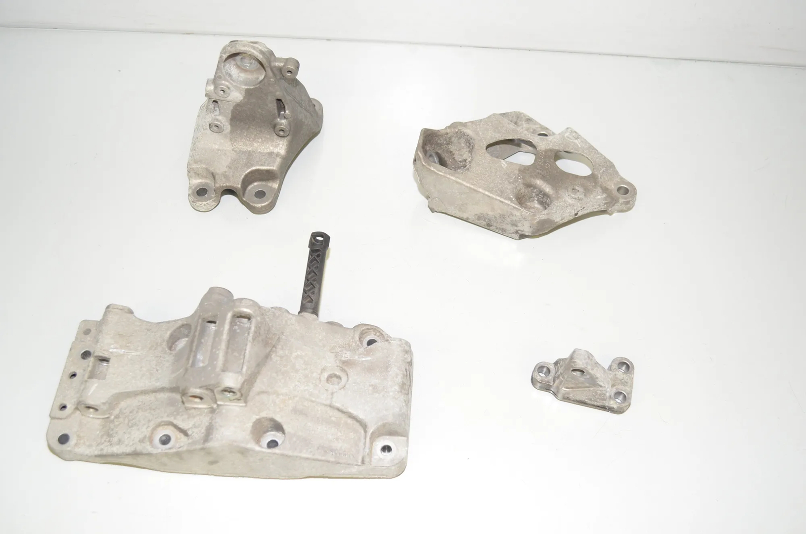 Left Side Engine Bracket – OEM 6859415 · BMW 4 Gran Coupe (F36) 418 d 2017 – 2