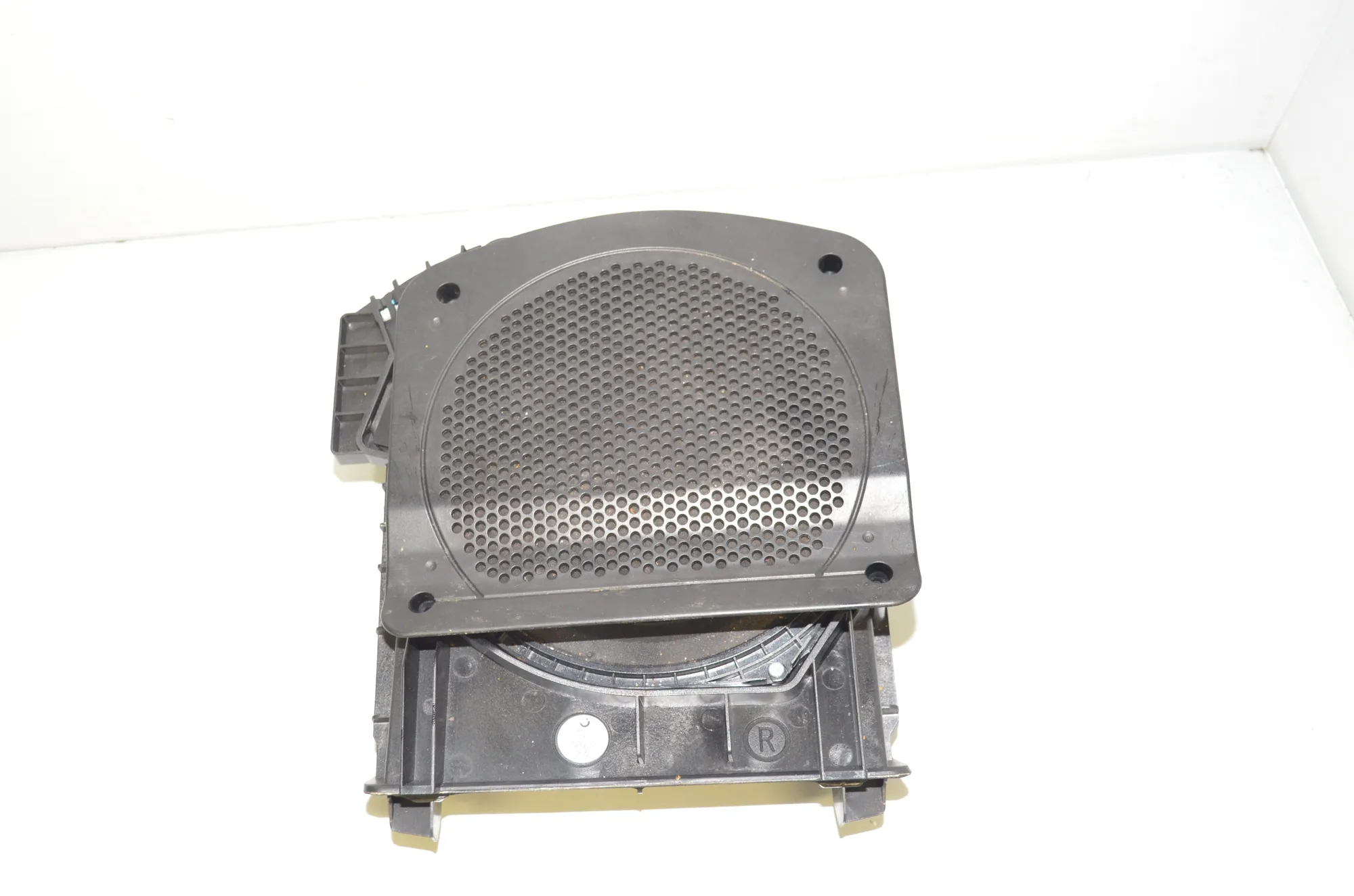 Subwoofer – OEM 9195200 · BMW 5 Touring (F11) 525 d 2010