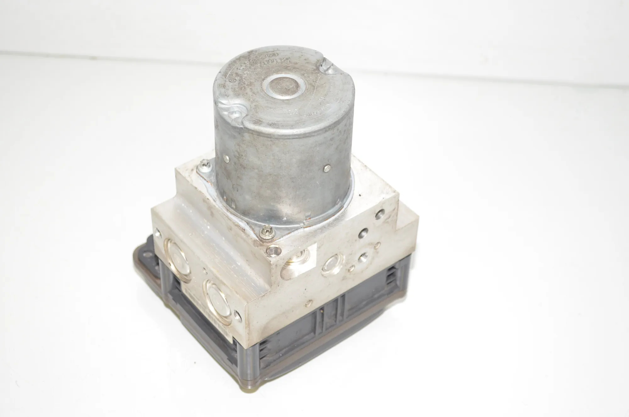 ABS Pump – OEM 6799515 · BMW 5 Touring (F11) 525 d 2010 – 2