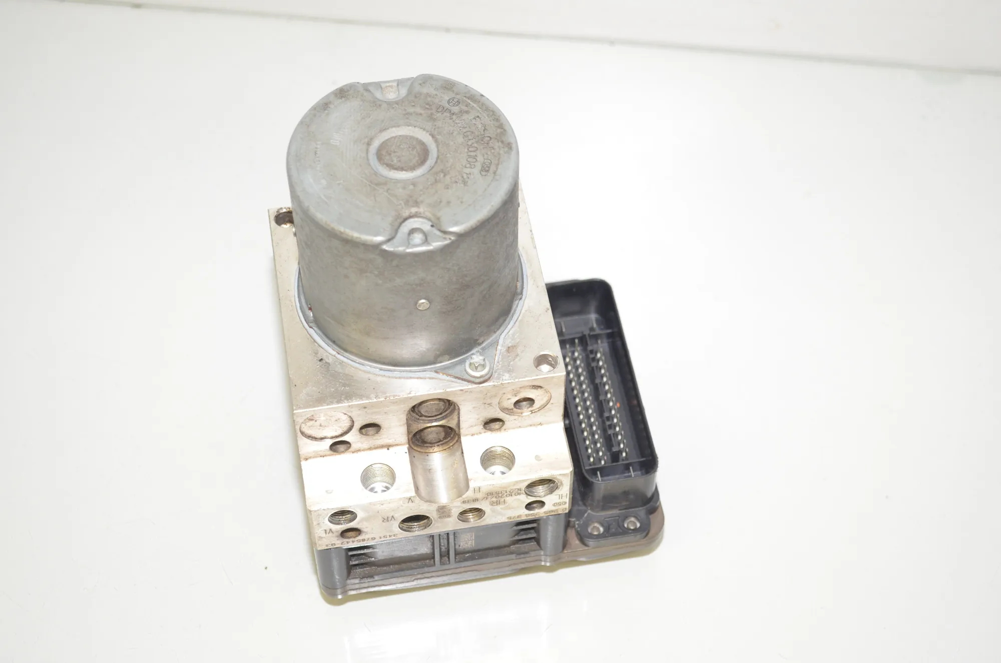ABS Pump – OEM 6799515 · BMW 5 Touring (F11) 525 d 2010 – 3