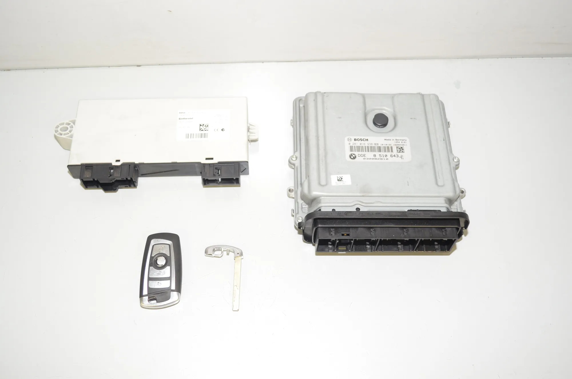 Engine Ignition ECU Set – OEM 9241974 · BMW 5 Touring (F11) 525 d 2010