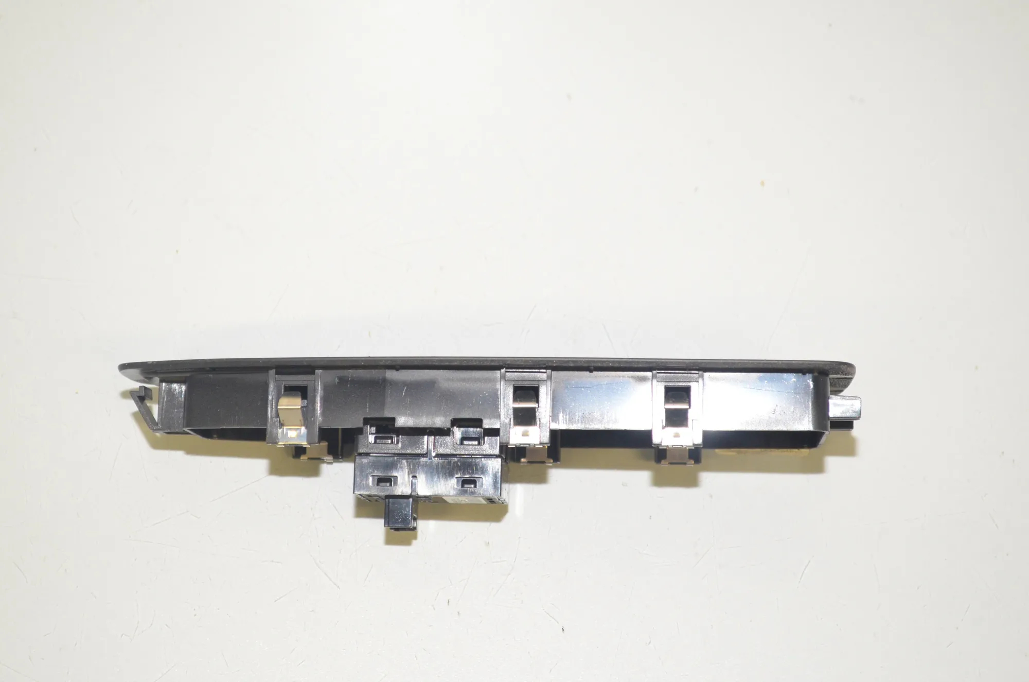 Front Right Door Window Switch – OEM 9208107 · BMW 2 Cabrio (F23) 220 d 2015 – 2