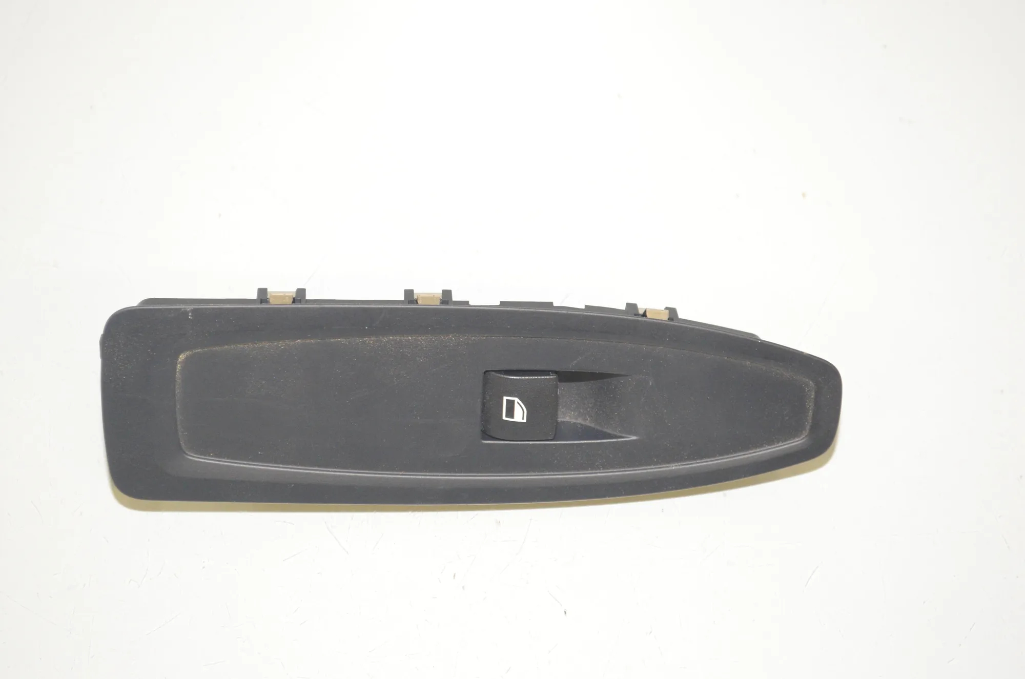 Front Right Door Window Switch – OEM 9208107 · BMW 2 Cabrio (F23) 220 d 2015