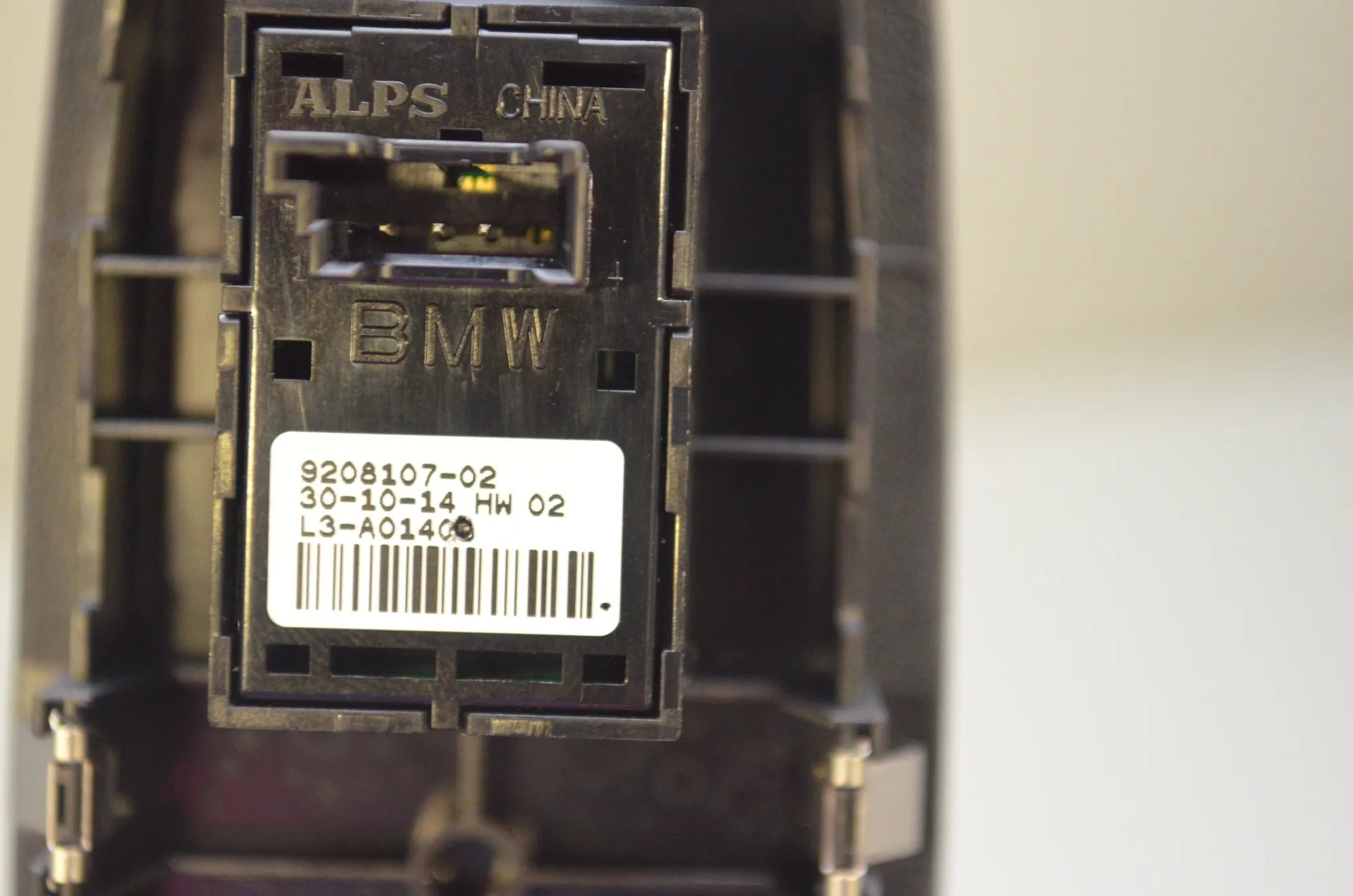 Front Right Door Window Switch – OEM 9208107 · BMW 2 Cabrio (F23) 220 d 2015 – 4