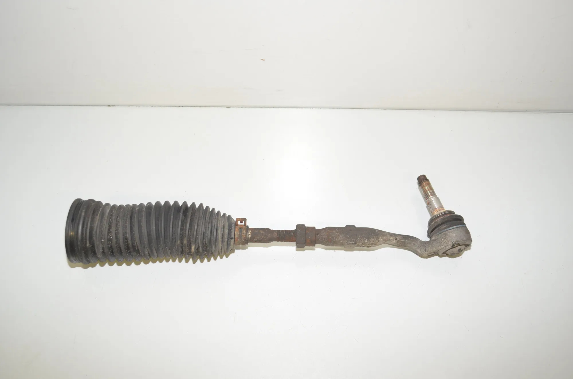 Left Side Steering Tie Rod – OEM 6784716 · BMW 5 Touring (F11) 530 d xDrive 2013 – 4