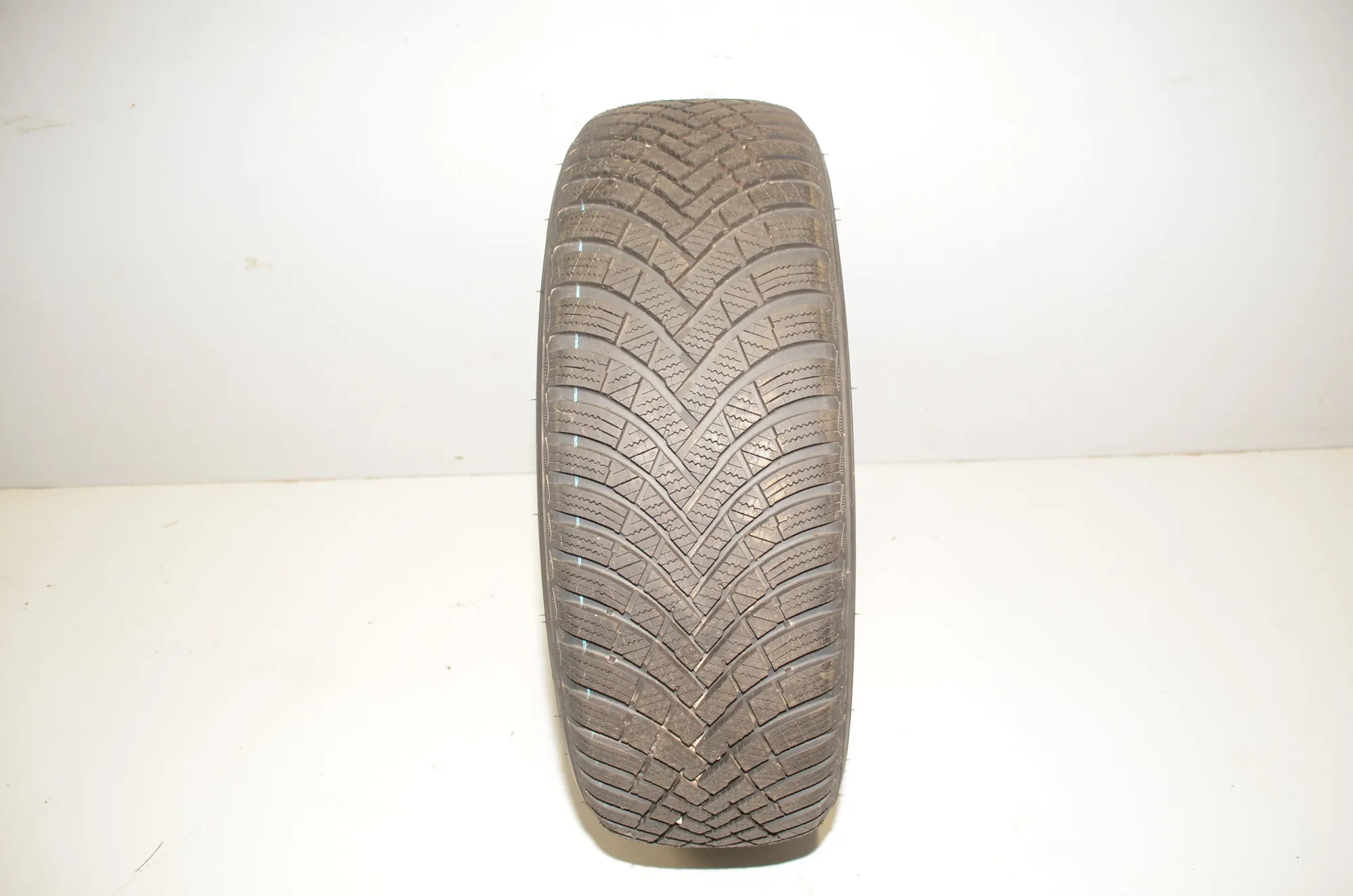 Tire · BMW 2 Gran Tourer (F46) 220 d xDrive 2020 – 2