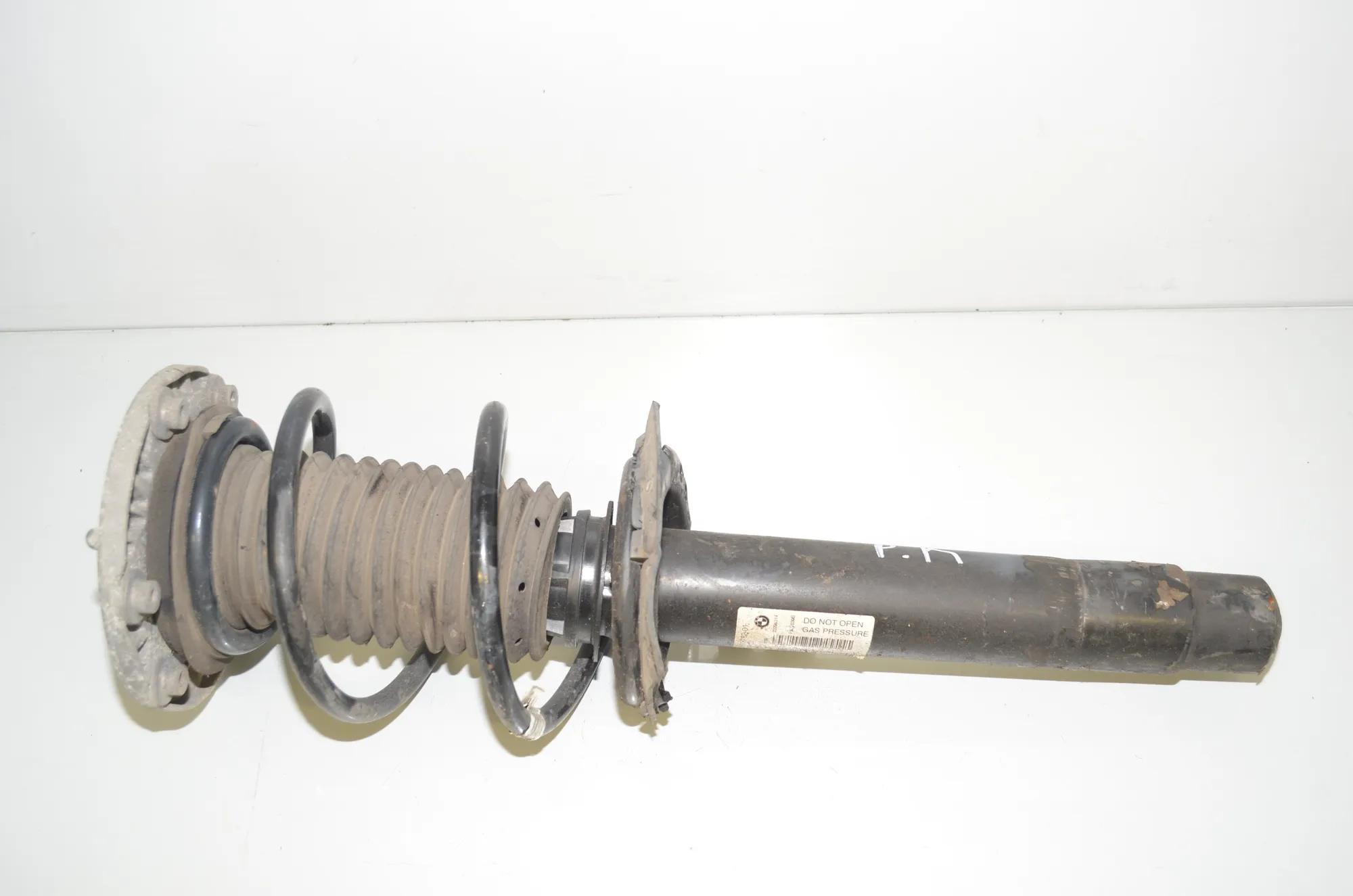 Front Left Shock Absorber – OEM 6873762 · BMW 4 Cabrio (F33, F83) 420 i 2017 – 2