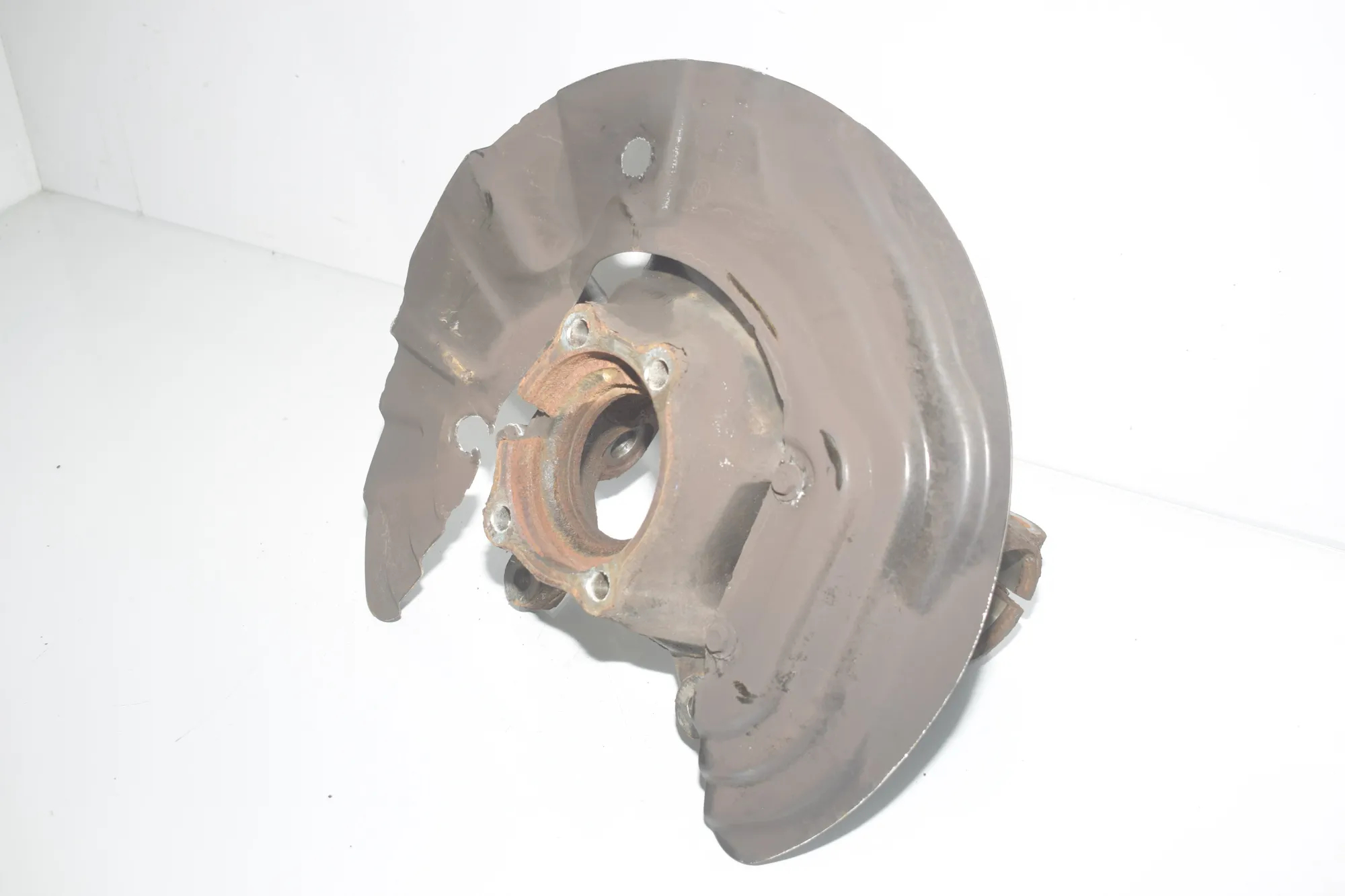 Front Left Wheel Hub – OEM 6855953 · BMW X3 (F25) sDrive 20 i 2014 – 4