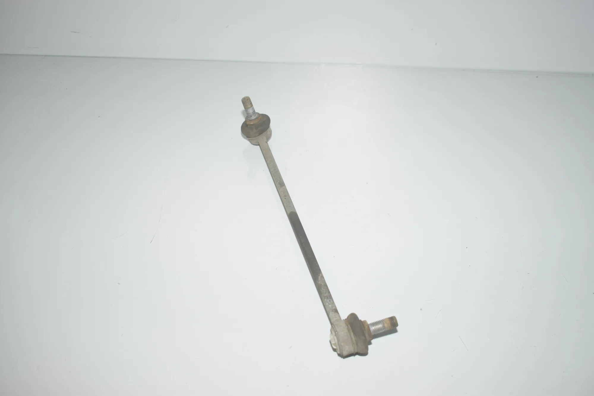 Front Left Stabilizer Link – OEM 6787163 · BMW X3 (F25) sDrive 20 i 2014 – 4