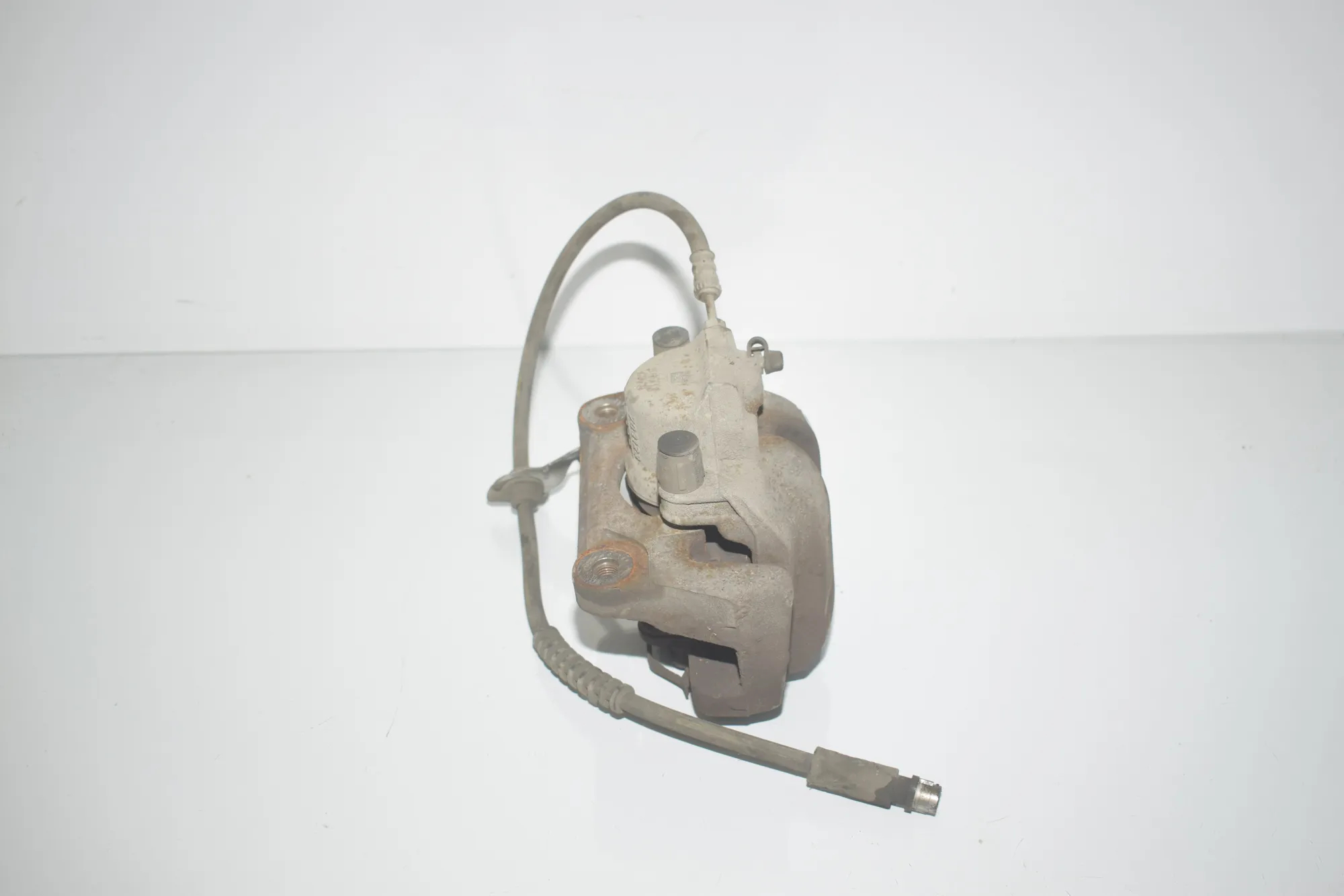 Front Right Brake Caliper – OEM 6790922 · BMW X3 (F25) sDrive 20 i 2014 – 3