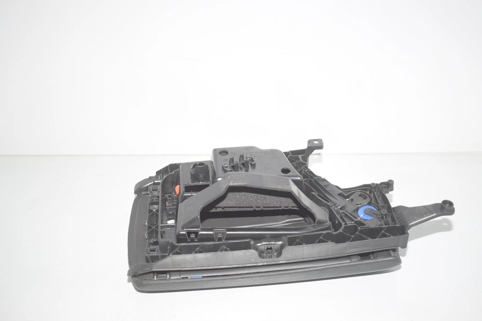 Center Console Trim – OEM 9216865 · BMW 5 Touring (F11) 530 d xDrive 2013 – 3