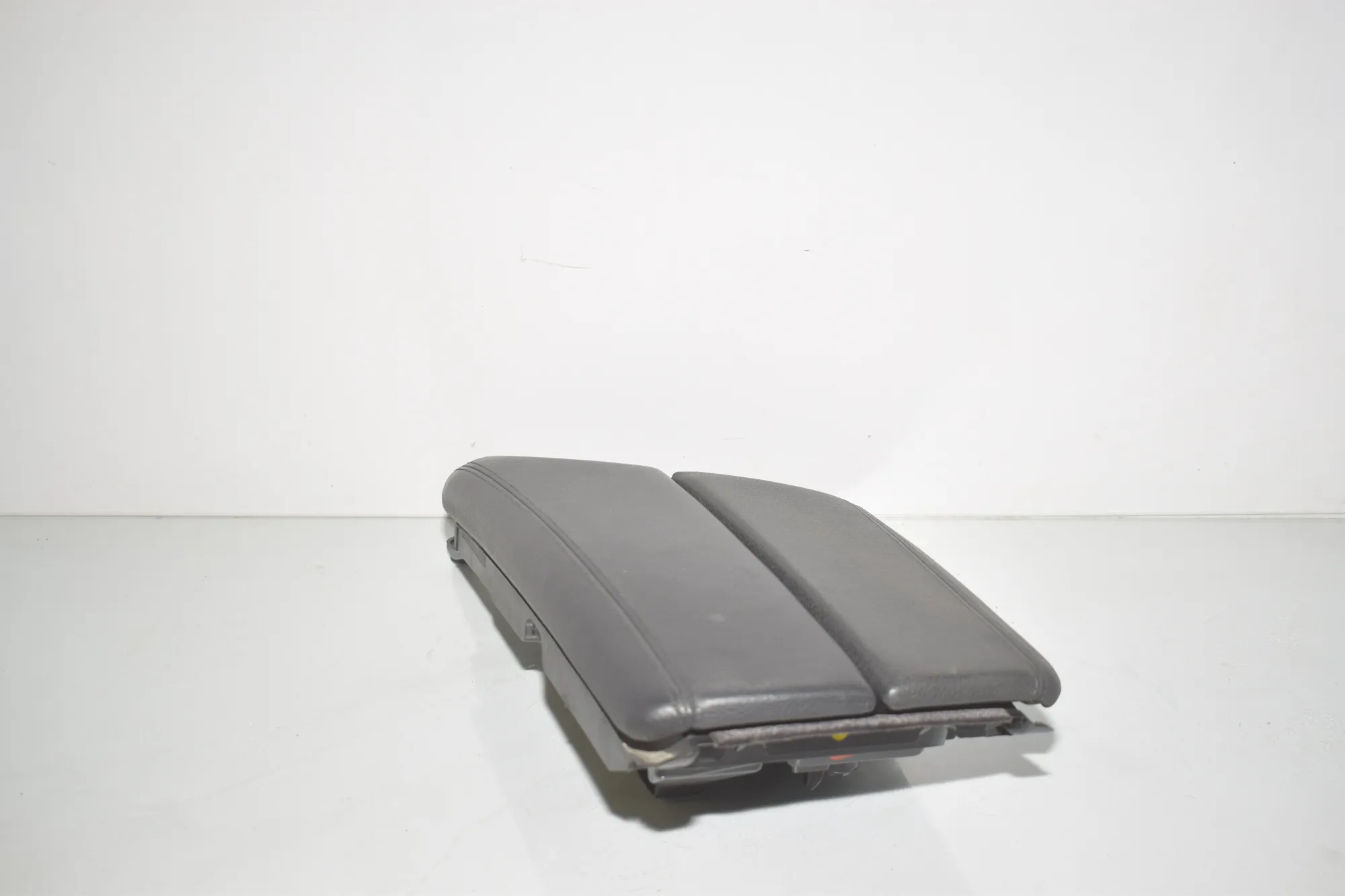 Center Console Trim – OEM 9216865 · BMW 5 Touring (F11) 530 d xDrive 2013 – 2