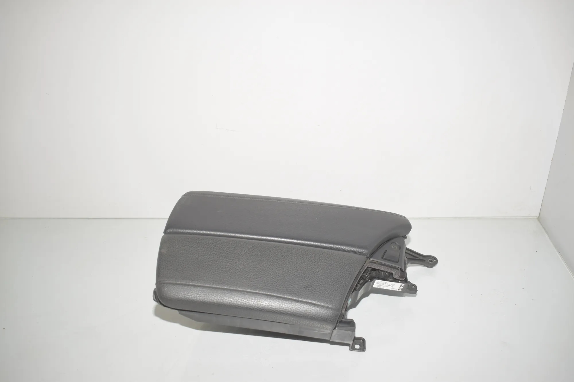 Center Console Trim – OEM 9216865 · BMW 5 Touring (F11) 530 d xDrive 2013