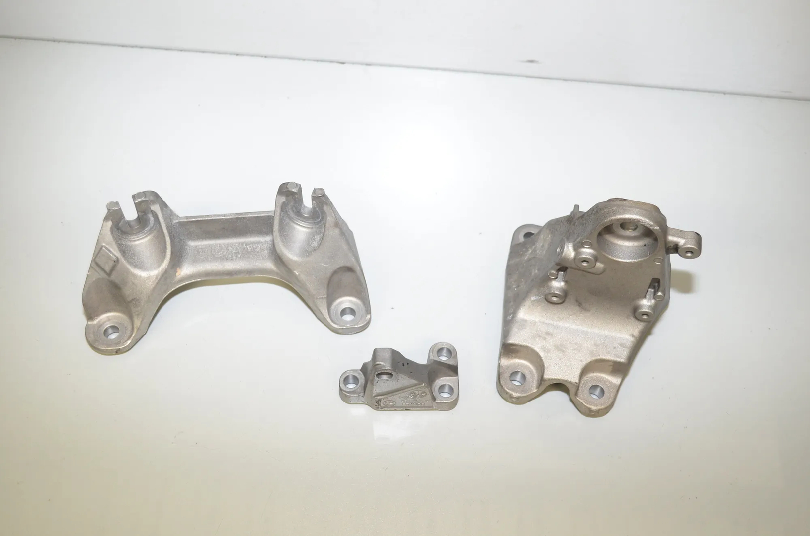Left Side Engine Bracket – OEM 6859416 · BMW 2 Cabrio (F23) 220 d 2015