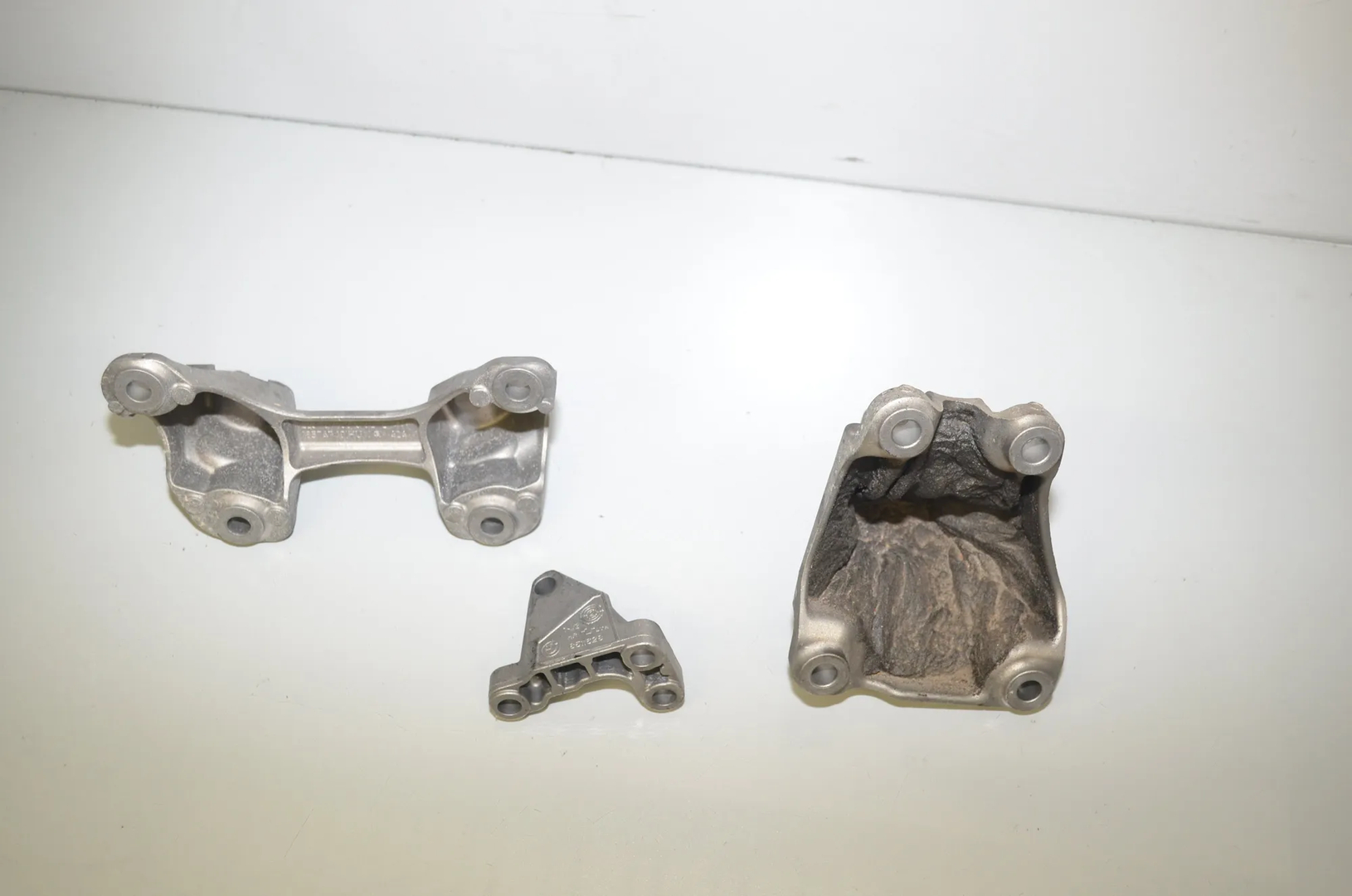 Left Side Engine Bracket – OEM 6859416 · BMW 2 Cabrio (F23) 220 d 2015 – 2