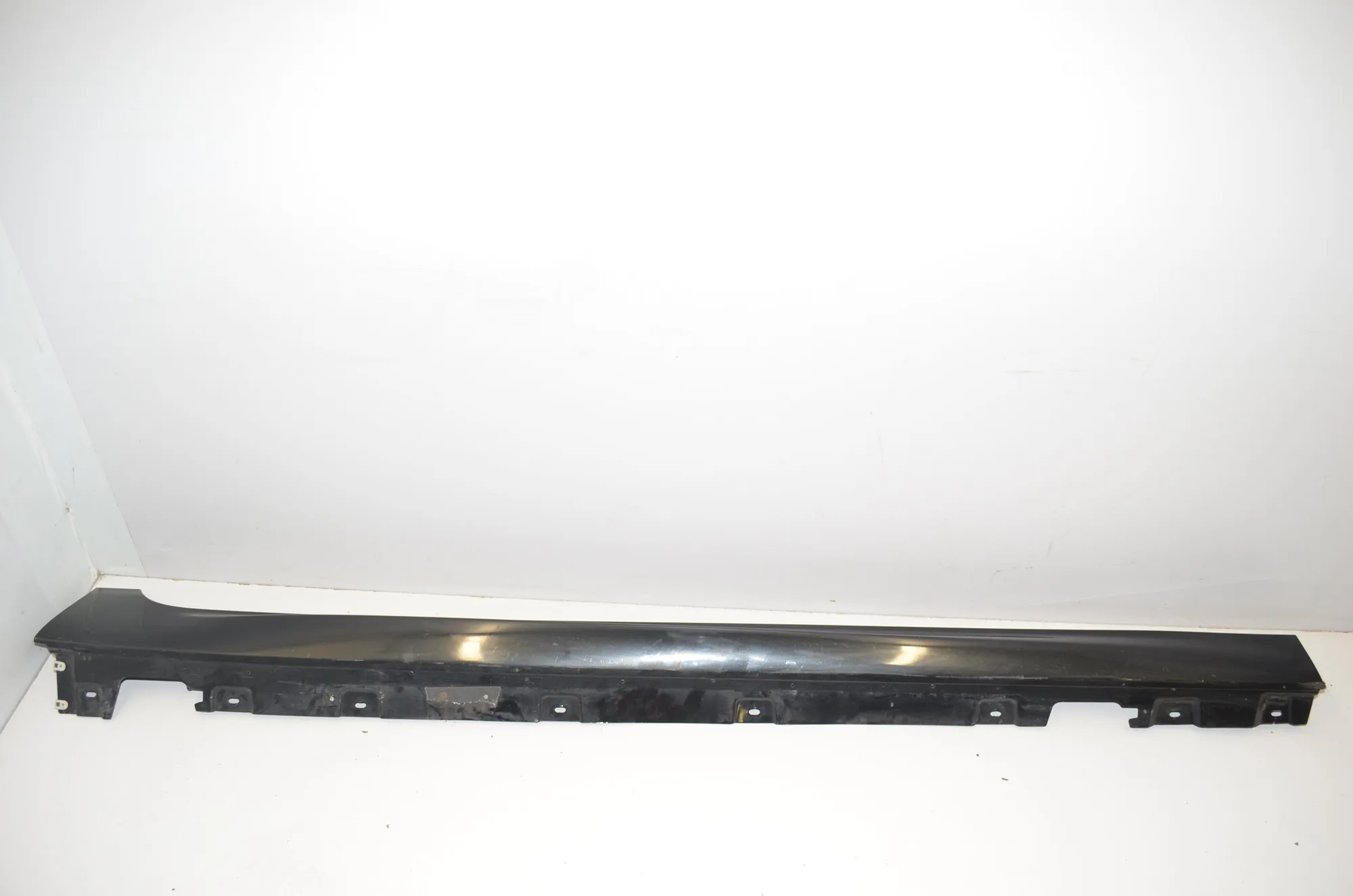 Right Side Plastic Sideskirt Cover – OEM 8052654 · BMW 6 Gran Coupe (F06) 650 i xDrive 2013 – 3