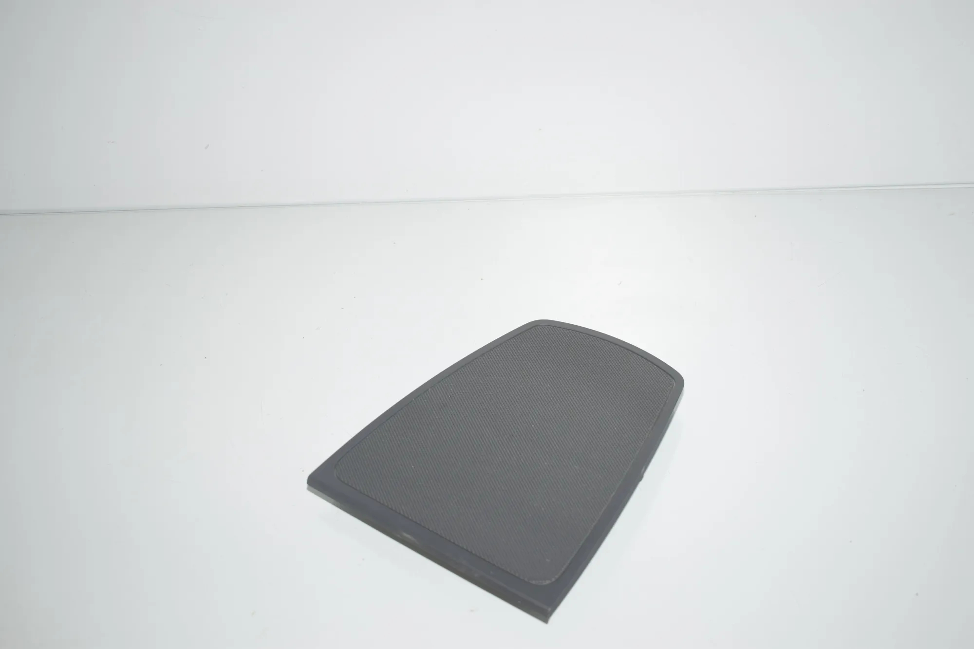 Loudspeaker Cover – OEM 9166643 · BMW 5 Touring (F11) 530 d xDrive 2013 – 2