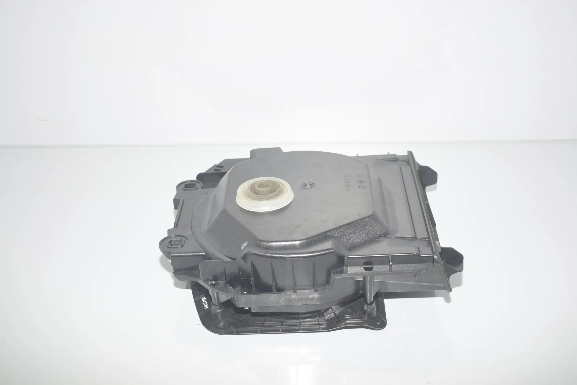 Right Side Floor Subwoofer – OEM 9195200 · BMW 5 Touring (F11) 530 d xDrive 2013 – 3