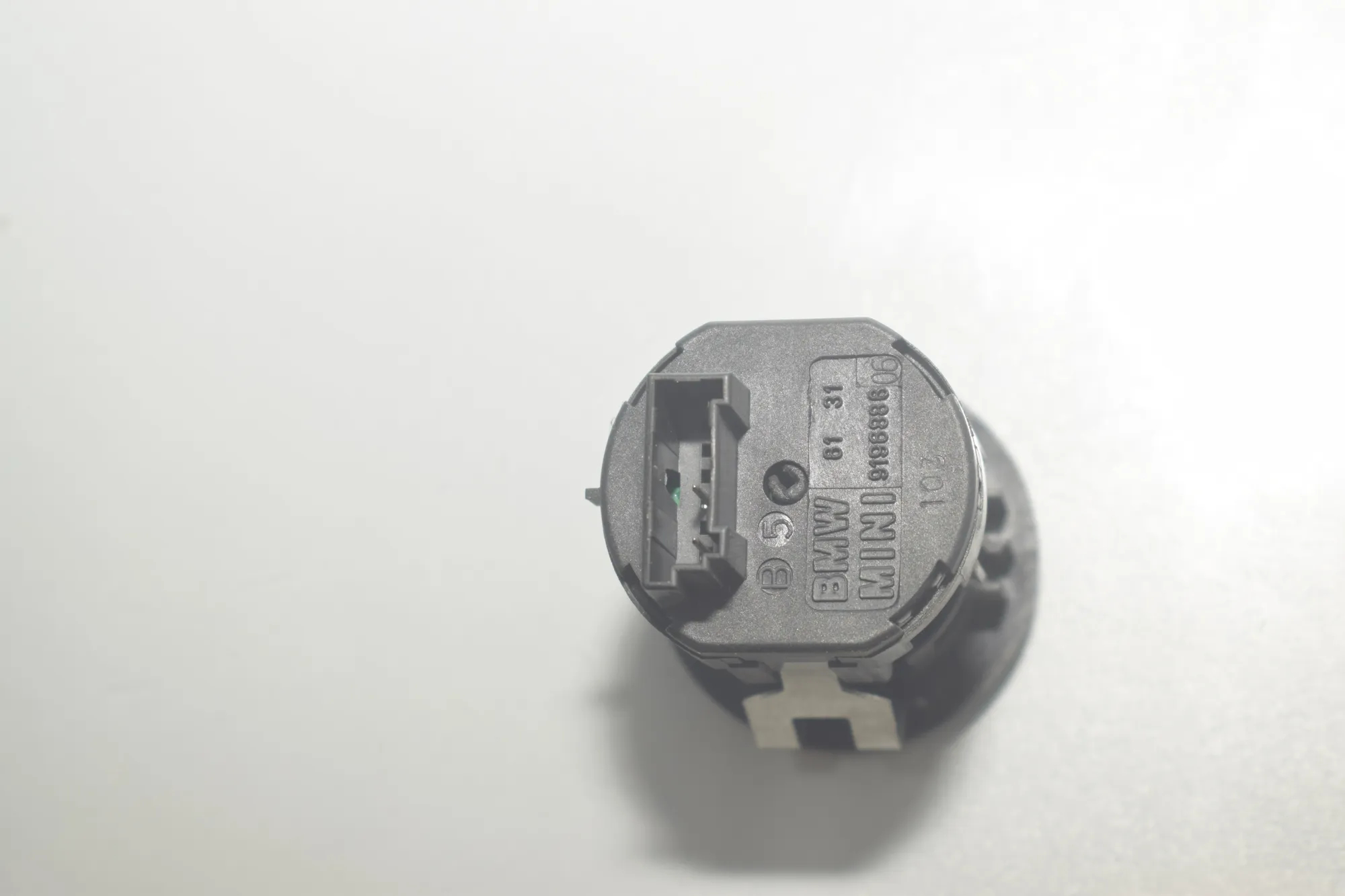 SRS Switch – OEM 9196886 · BMW 5 Touring (F11) 530 d xDrive 2013 – 6