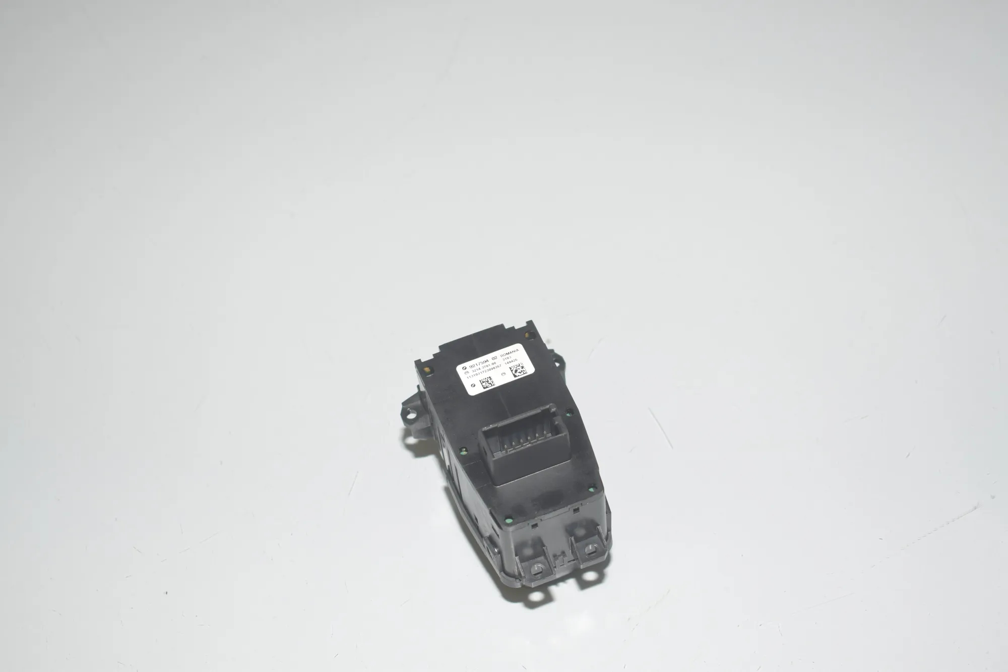 Handbrake Button – OEM 9217594 · BMW 5 Touring (F11) 530 d xDrive 2013 – 7