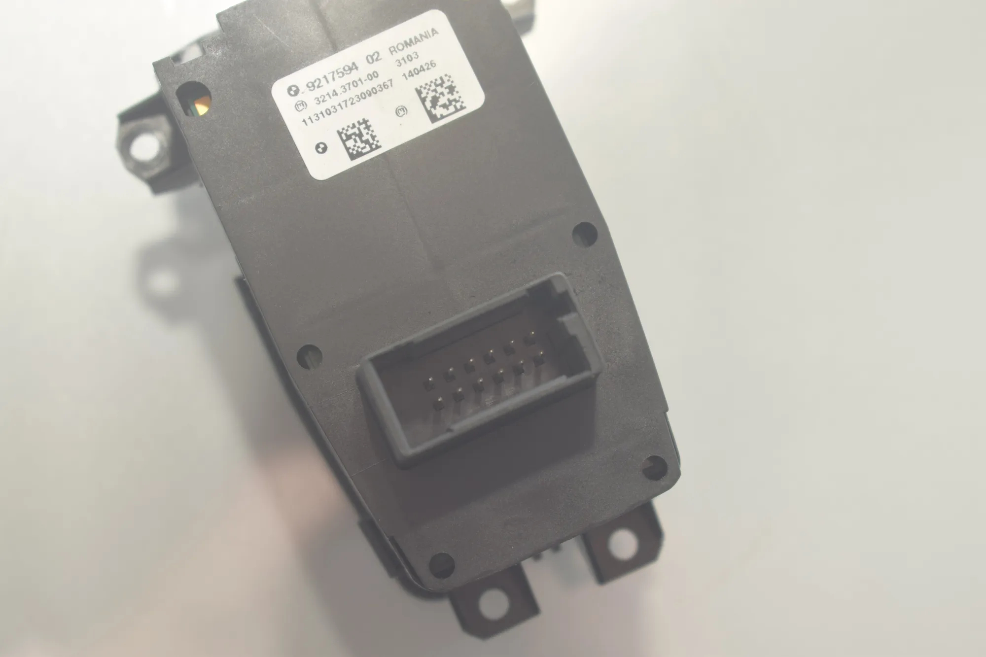 Handbrake Button – OEM 9217594 · BMW 5 Touring (F11) 530 d xDrive 2013 – 8