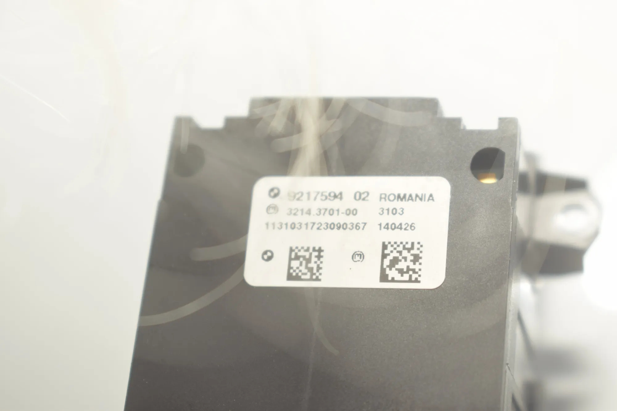 Handbrake Button – OEM 9217594 · BMW 5 Touring (F11) 530 d xDrive 2013 – 9