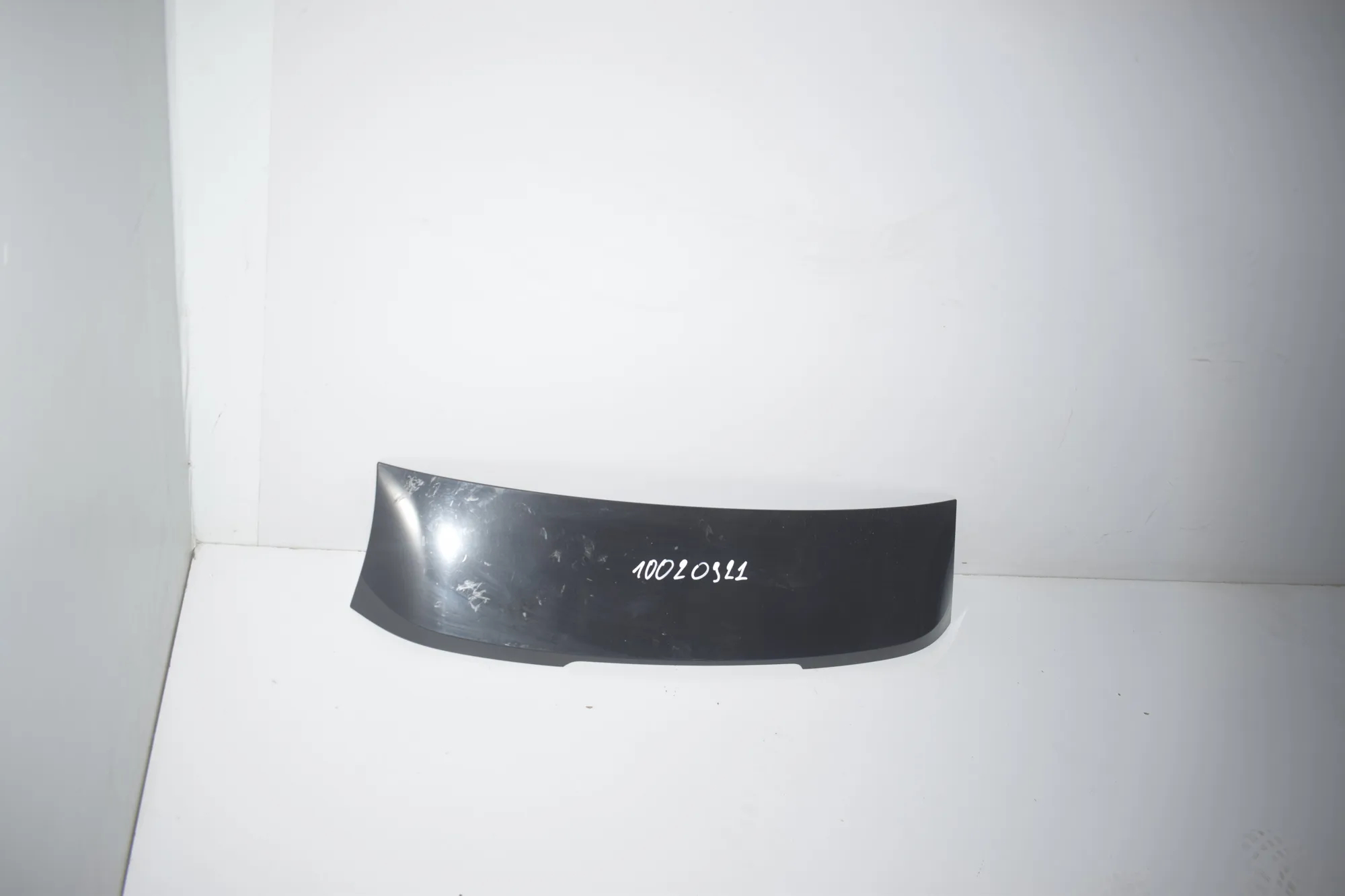 Tailgate Bootlid Spoiler – OEM 7305042 · BMW i3 (I01) Hybrid 2018 – 3