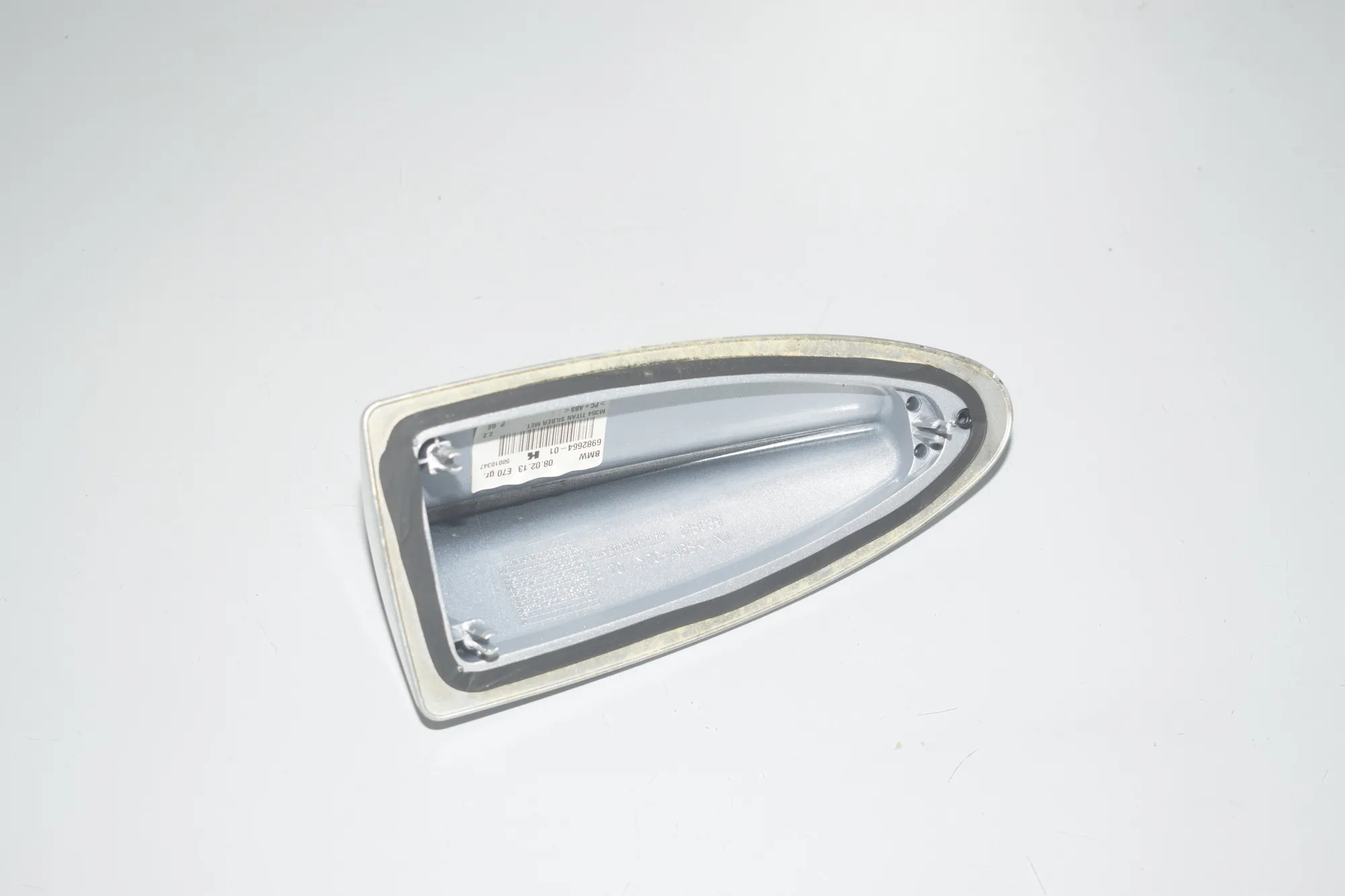 Antenna Trim – OEM 6982664 · BMW 5 Touring (F11) 530 d xDrive 2013 – 3