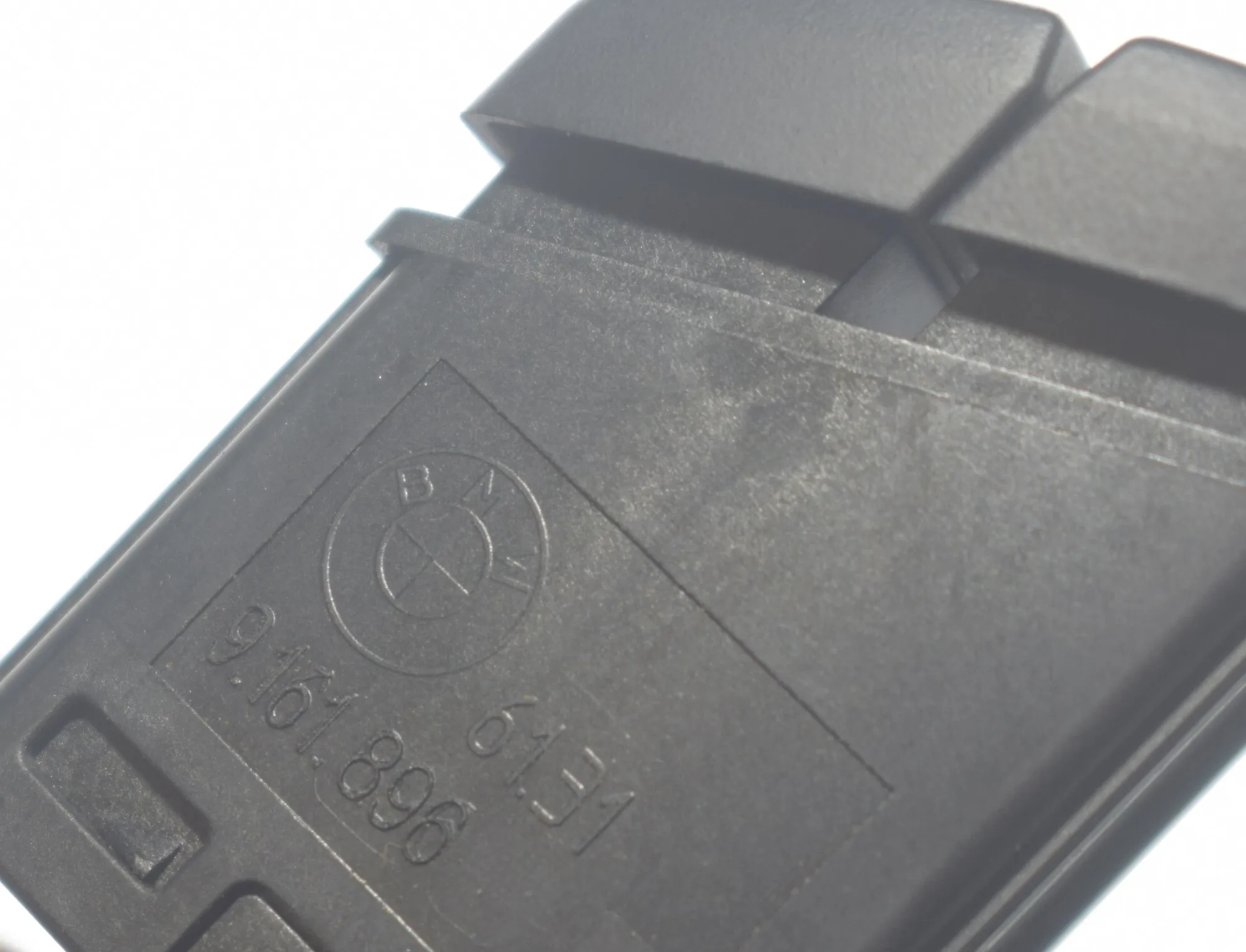 Hazard Button – OEM 9161896 · BMW 5 Touring (F11) 530 d xDrive 2013 – 6