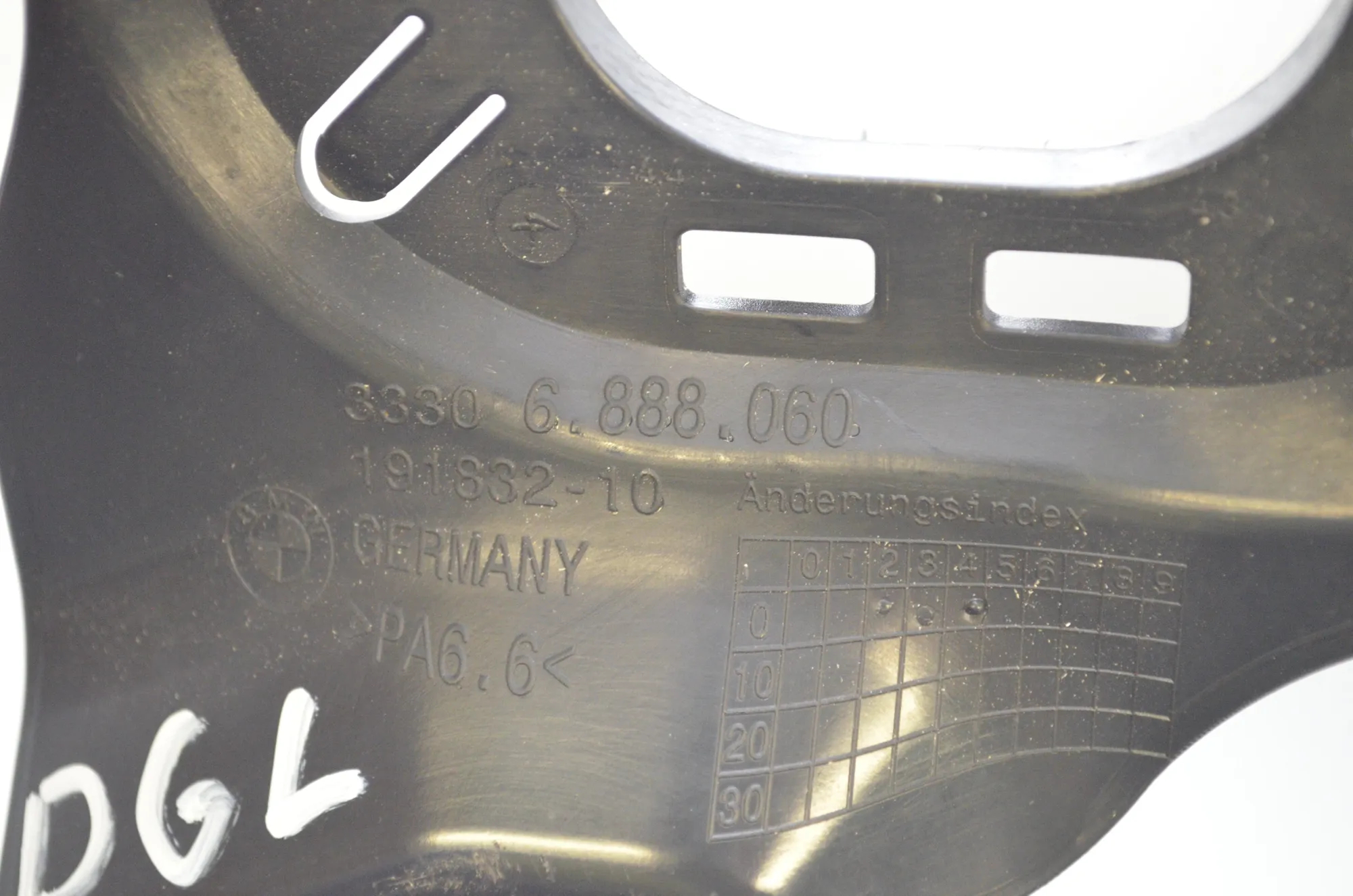 Other Body Parts – OEM 6888060 · BMW 3 Touring (G21) (2019 - -) 330 e Plug-in-Hybrid 2021 – 5