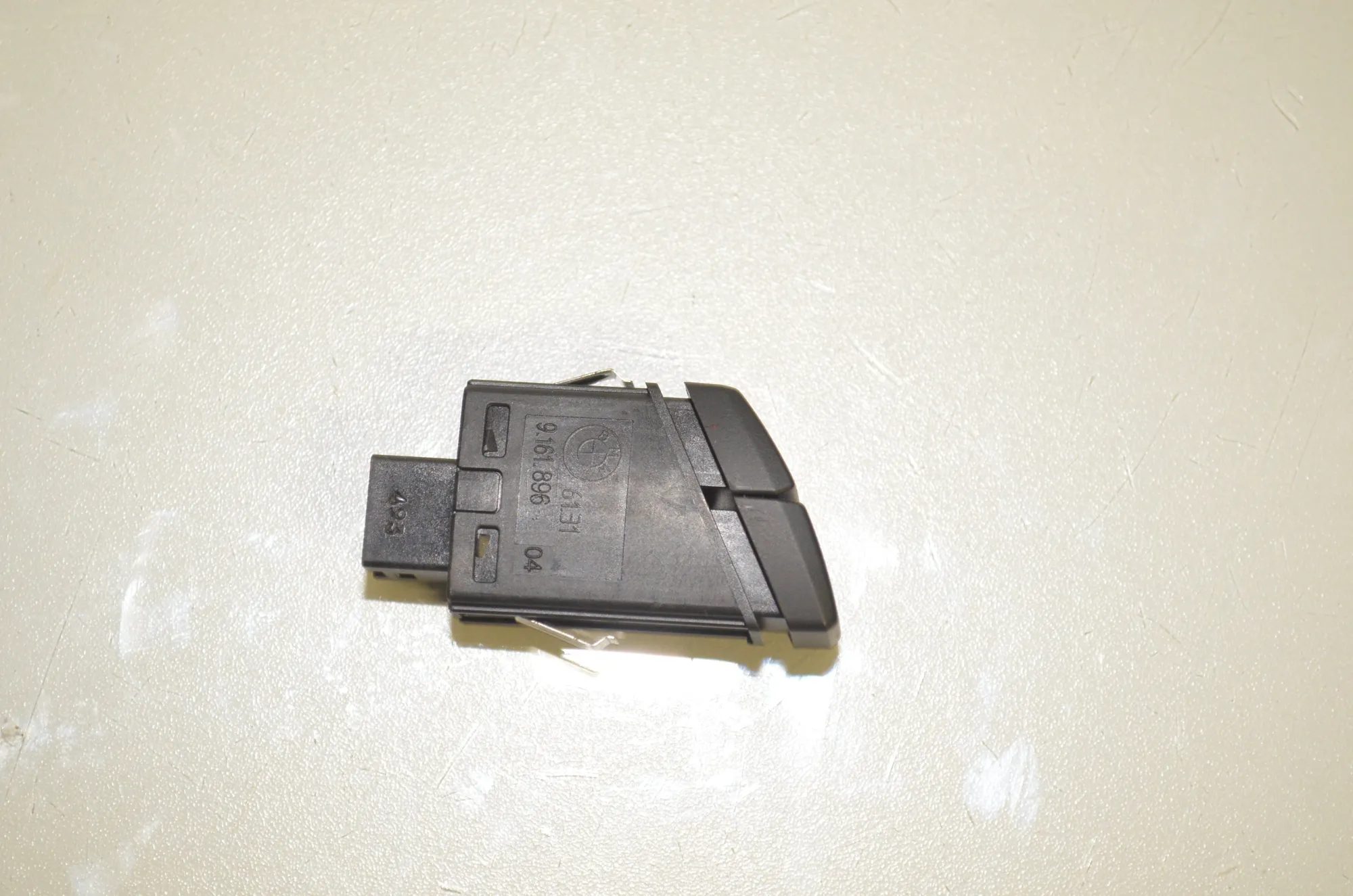 Hazard Button – OEM 9161896 · BMW X3 (F25) sDrive 20 i 2014 – 3