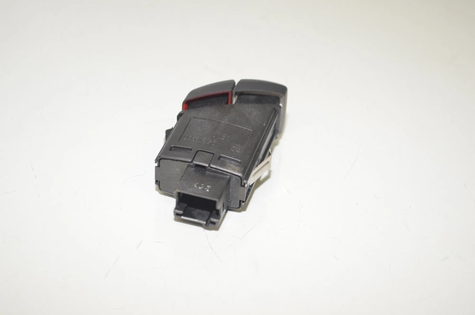 Hazard Button – OEM 9161896 · BMW X3 (F25) sDrive 20 i 2014 – 4