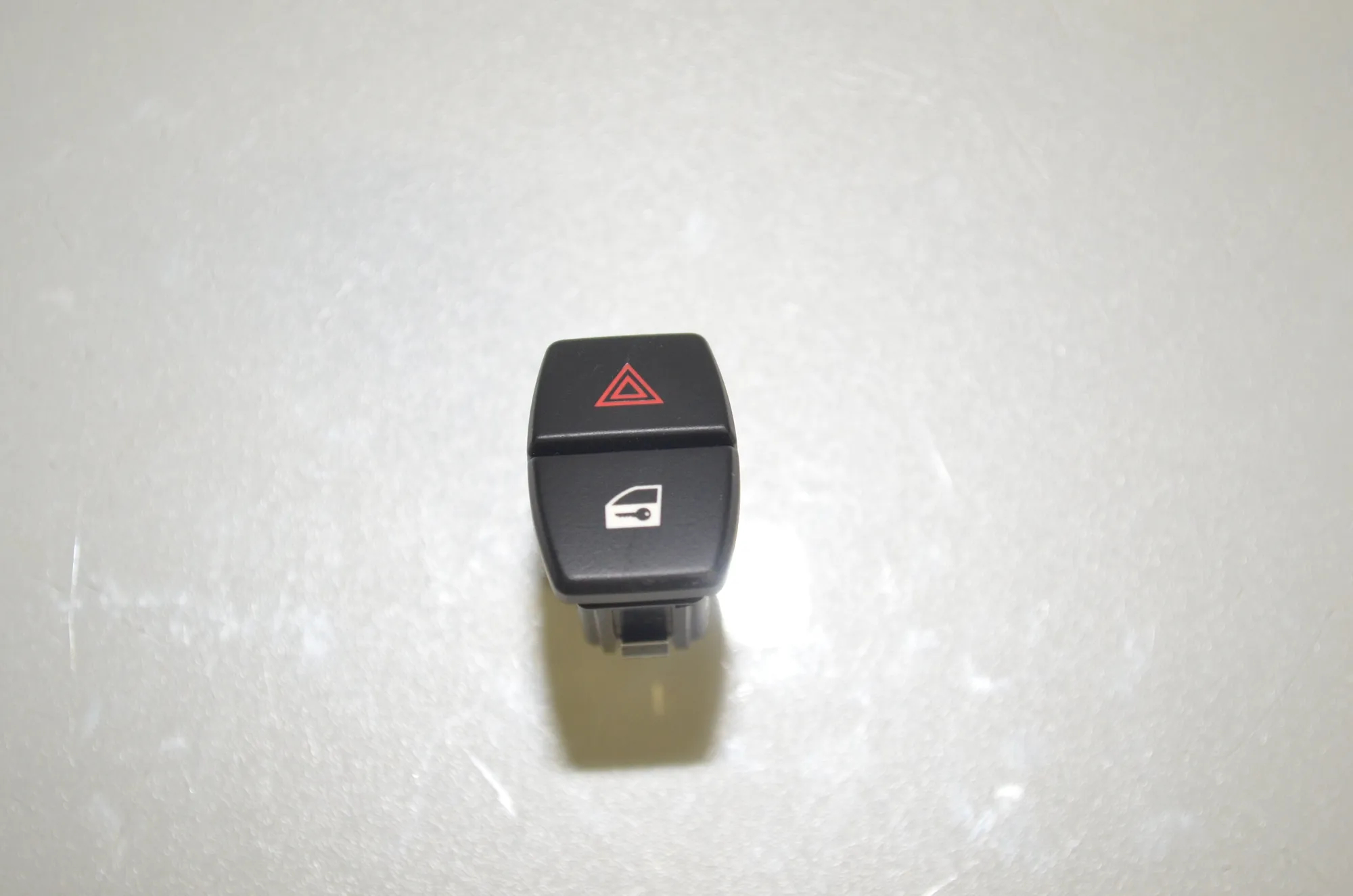 Hazard Button – OEM 9161896 · BMW X3 (F25) sDrive 20 i 2014