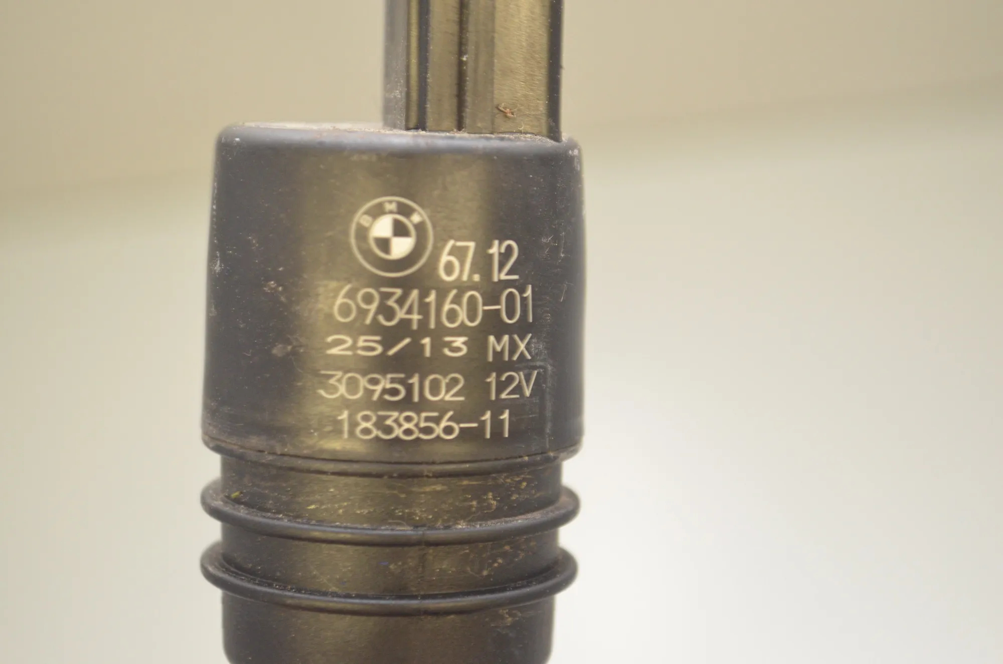 Washer Tank Motor – OEM 7217792 · BMW X3 (F25) sDrive 20 i 2014 – 6