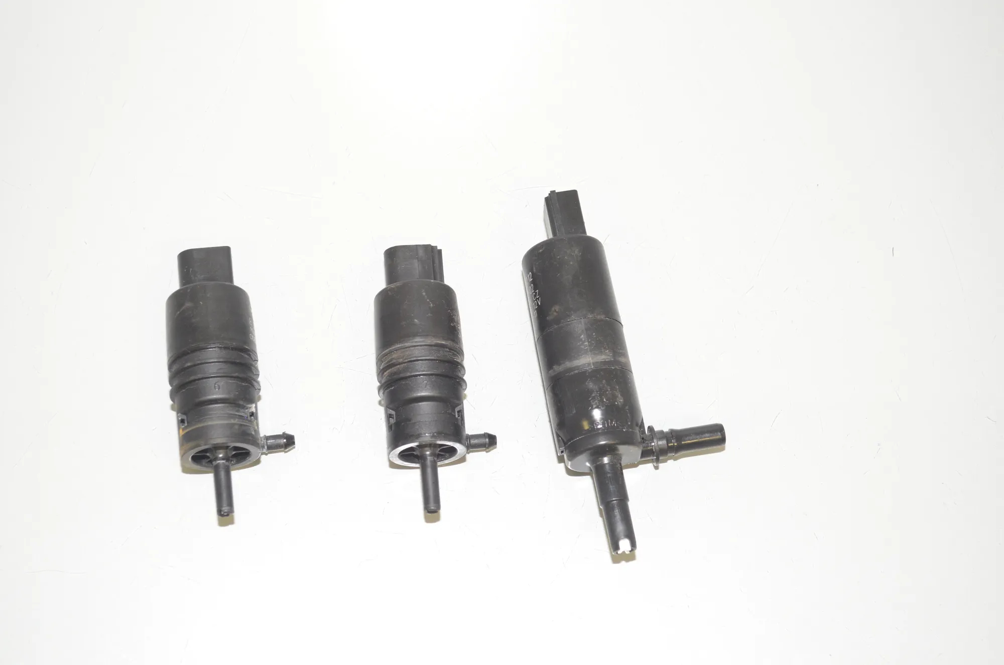 Washer Tank Motor – OEM 7217792 · BMW X3 (F25) sDrive 20 i 2014