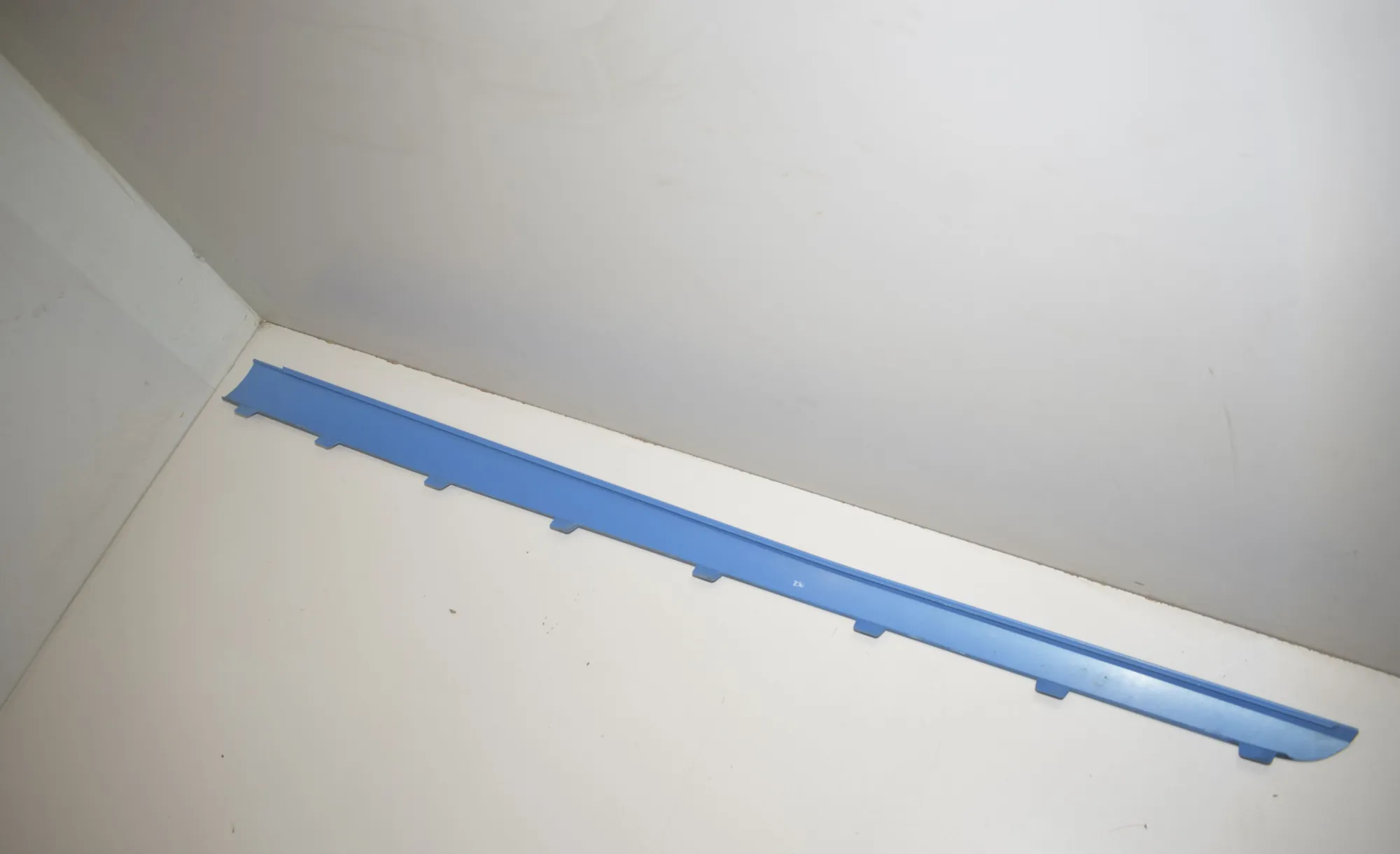 Threshold Trim – OEM 7417936 · BMW i3 (I01) Hybrid 2018 – 4