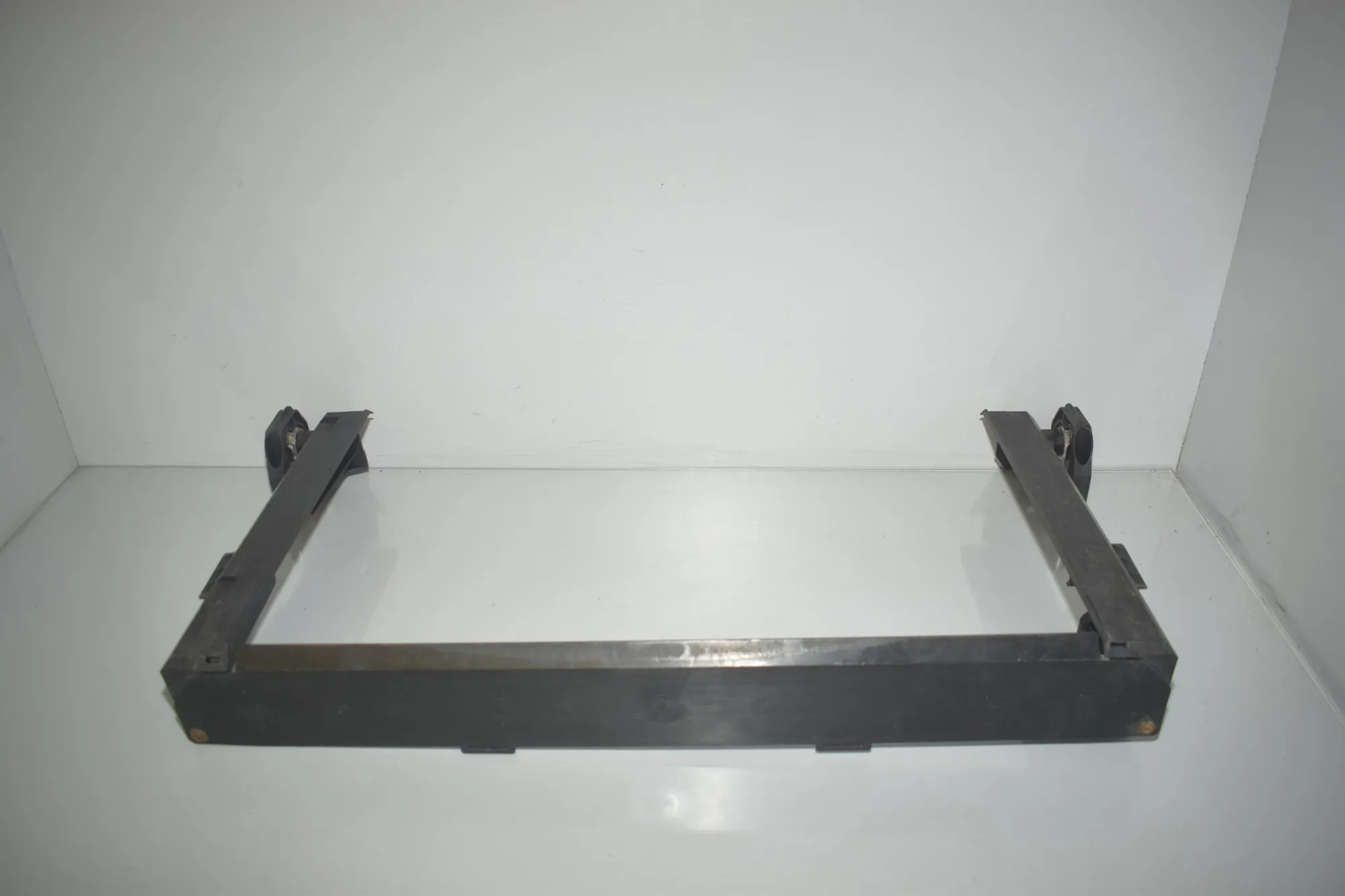 Radiator Holder – OEM 7616028 · BMW i3 (I01) Hybrid 2018 – 2