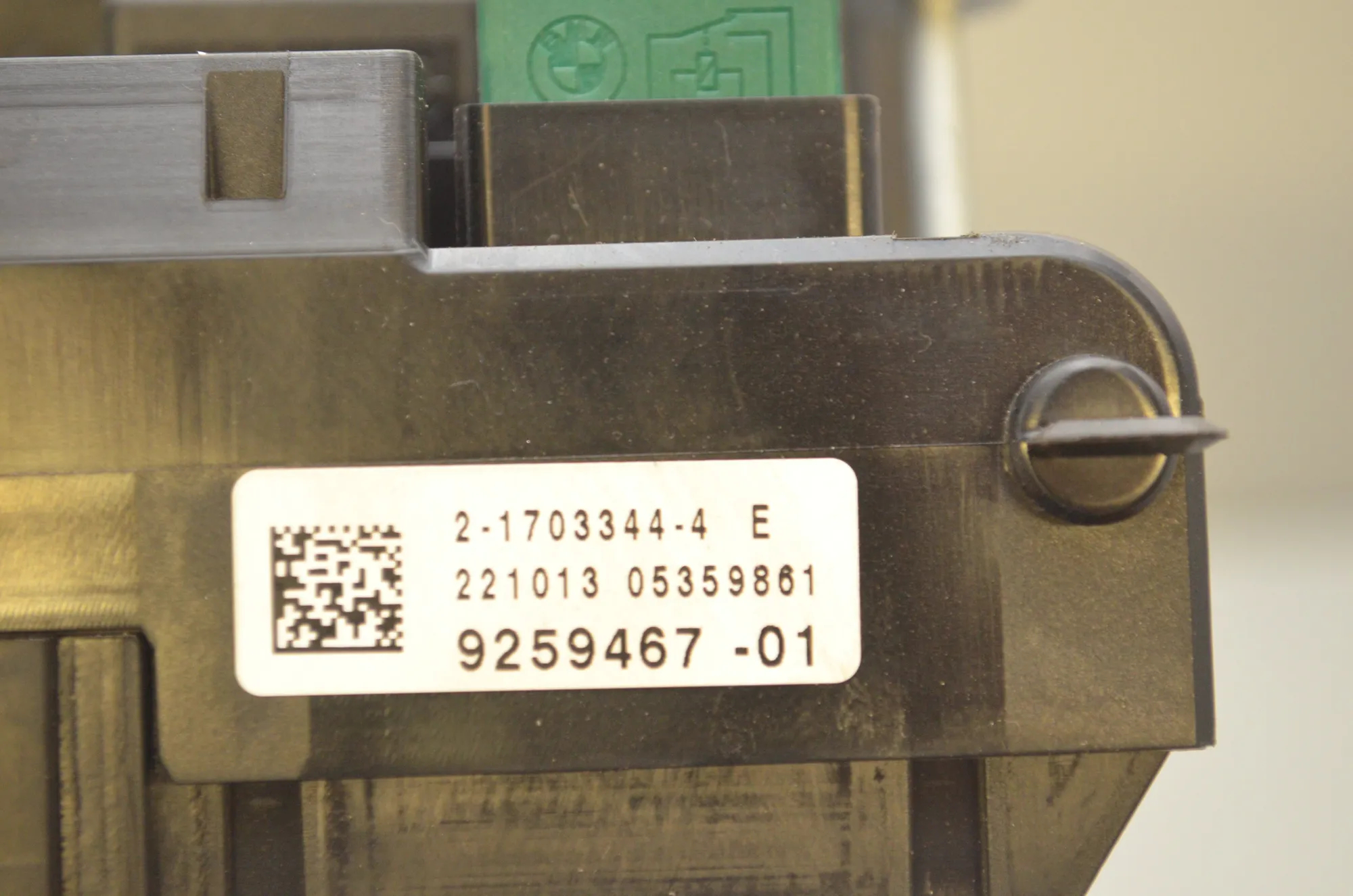 Fuse Box – OEM 9259467 · BMW X3 (F25) sDrive 20 i 2014 – 5