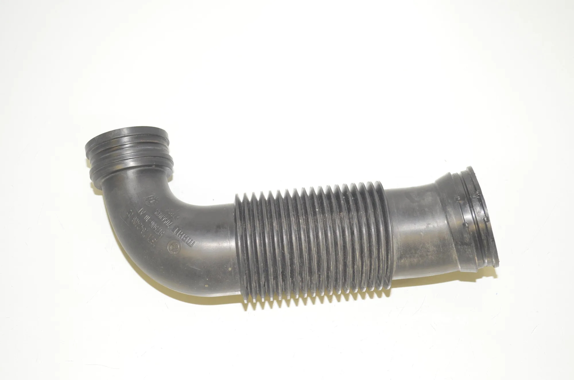 Air Intake Tube – OEM 7642406 · BMW i3 (I01) Hybrid 2018
