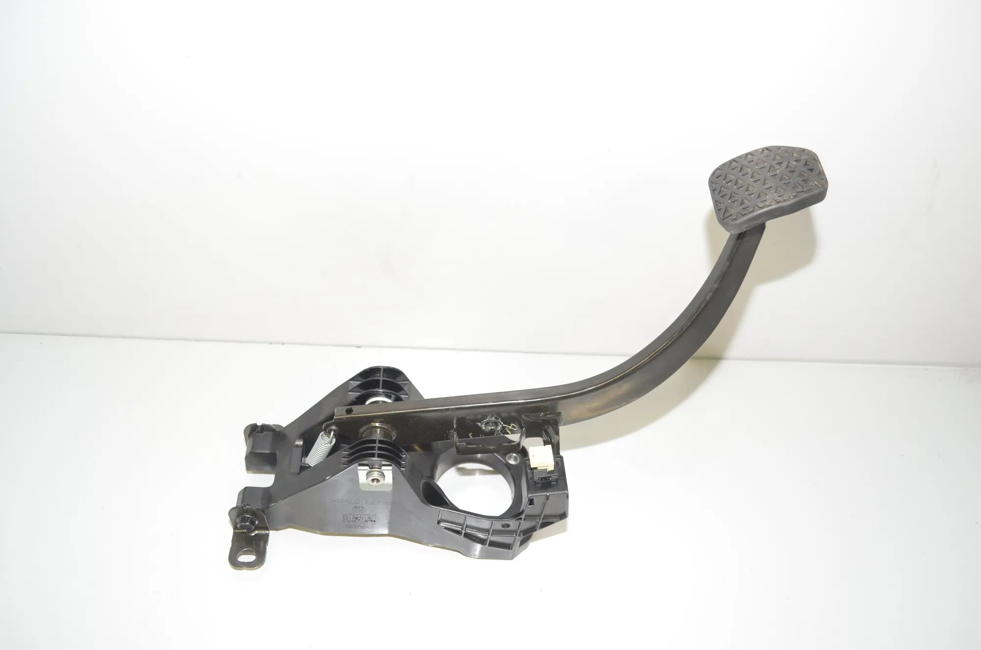 Brake Pedal – OEM 6799925 · BMW i3 (I01) Hybrid 2018 – 2