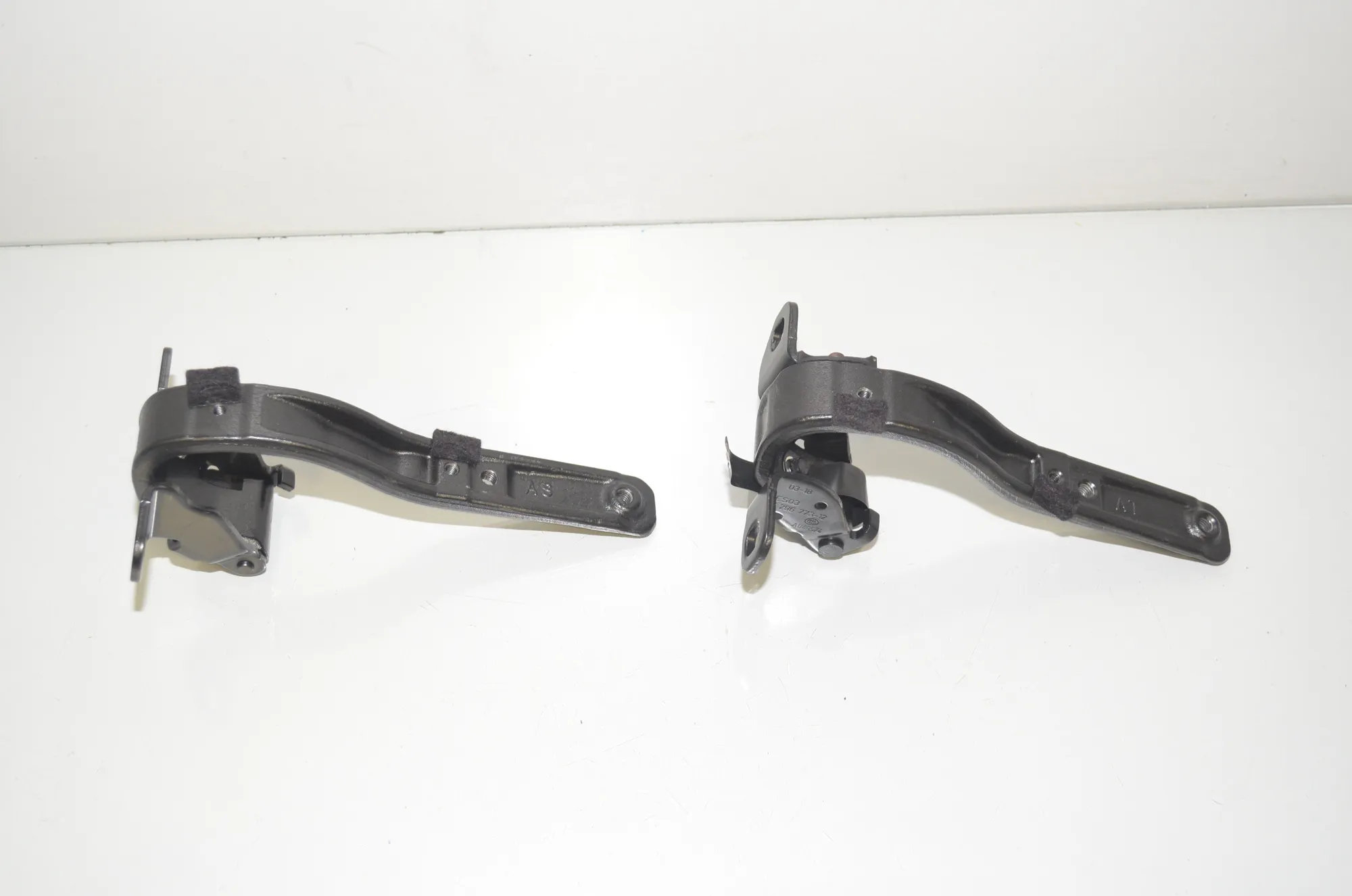 Tailgate Bootlid Hinge Set – OEM 7296773 · BMW i3 (I01) Hybrid 2018 – 4