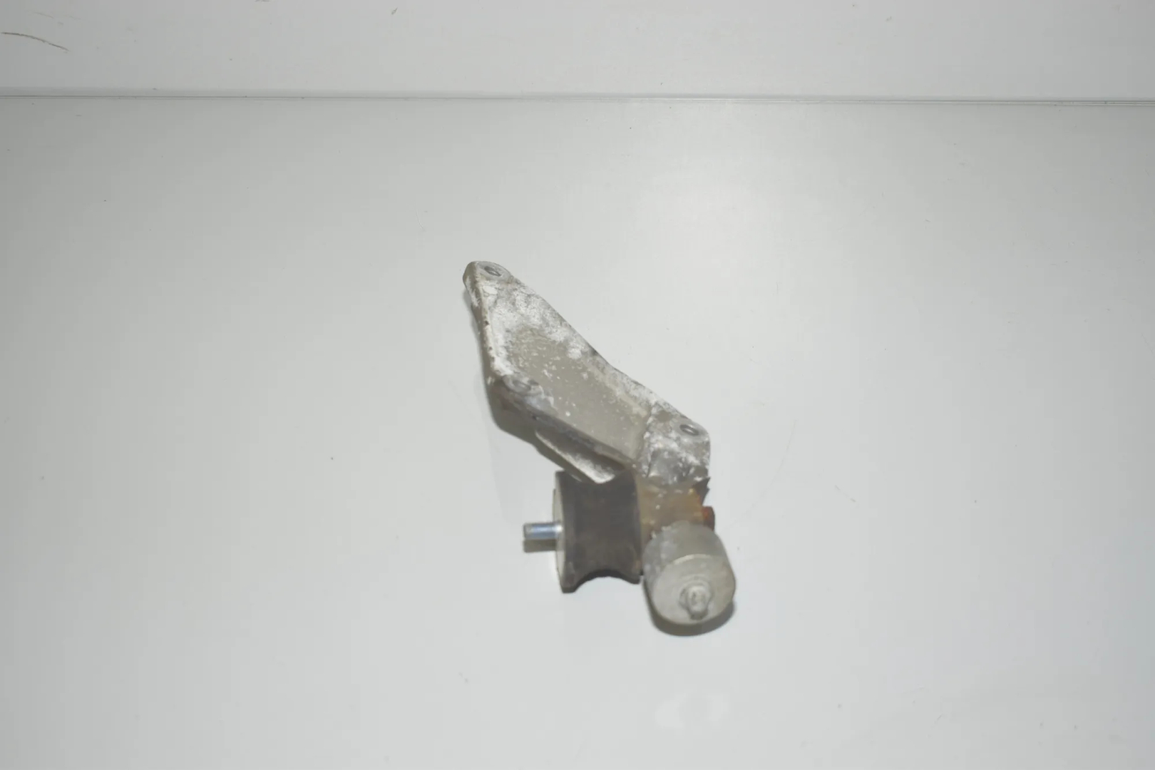 Gearbox Mount Bracket – OEM 6788559 · BMW 5 Touring (F11) 530 d xDrive 2013 – 4