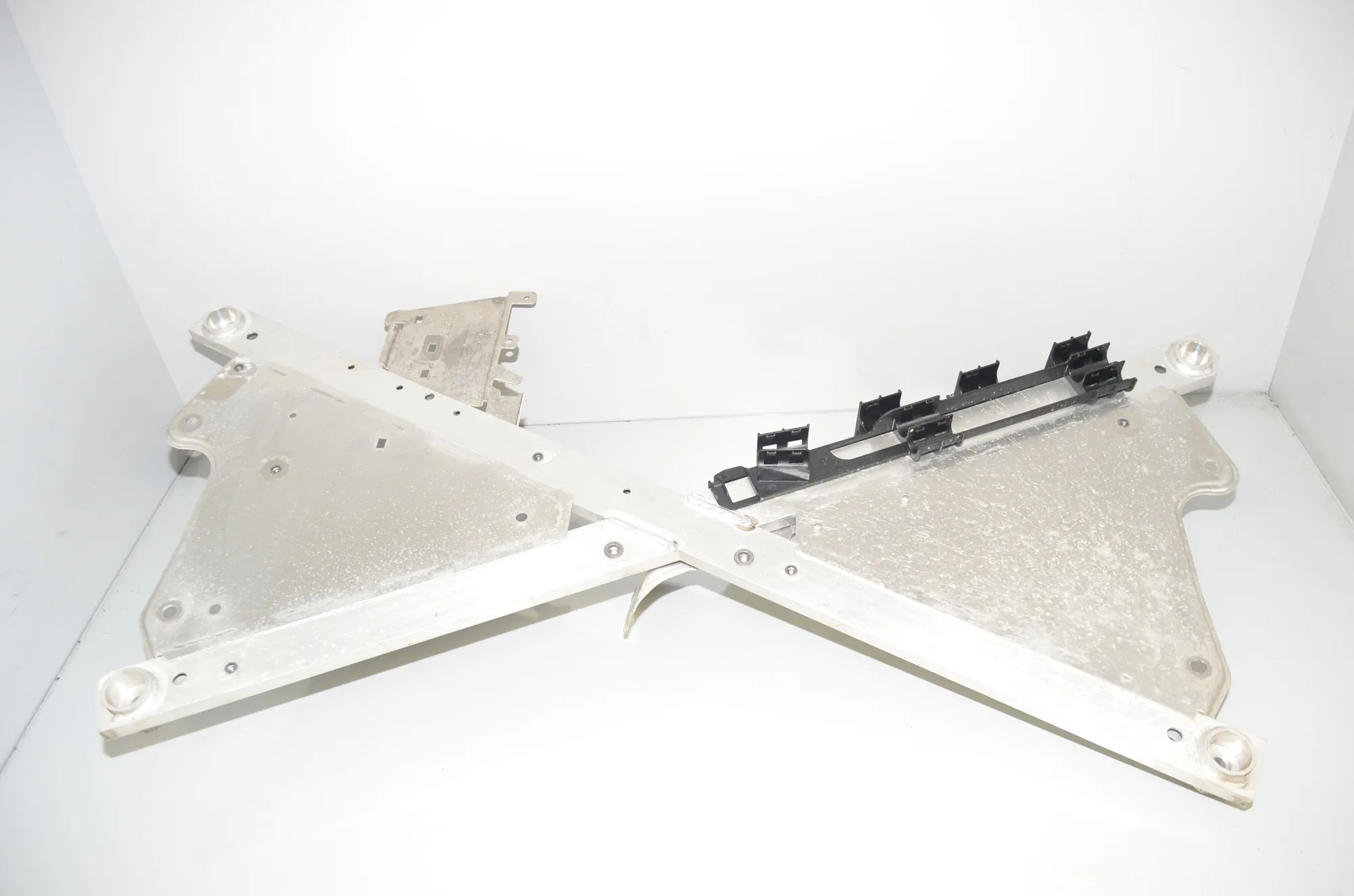 Other Body Parts – OEM 6879520 · BMW i3 (I01) Hybrid 2018 – 4