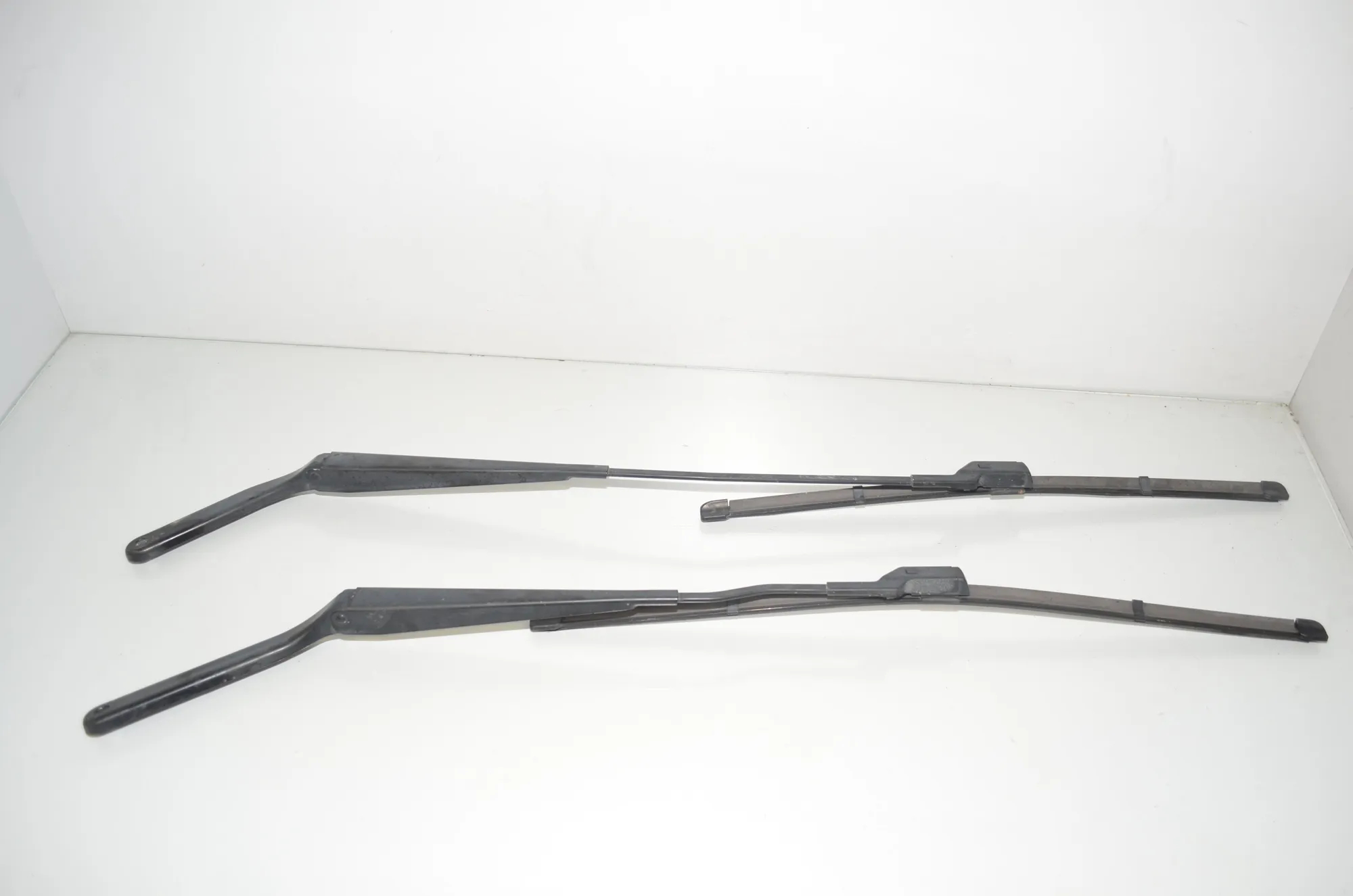 Front Wiper Arms – OEM 7294569 · BMW X6 (E71, E72) M 50 d 2013 – 3