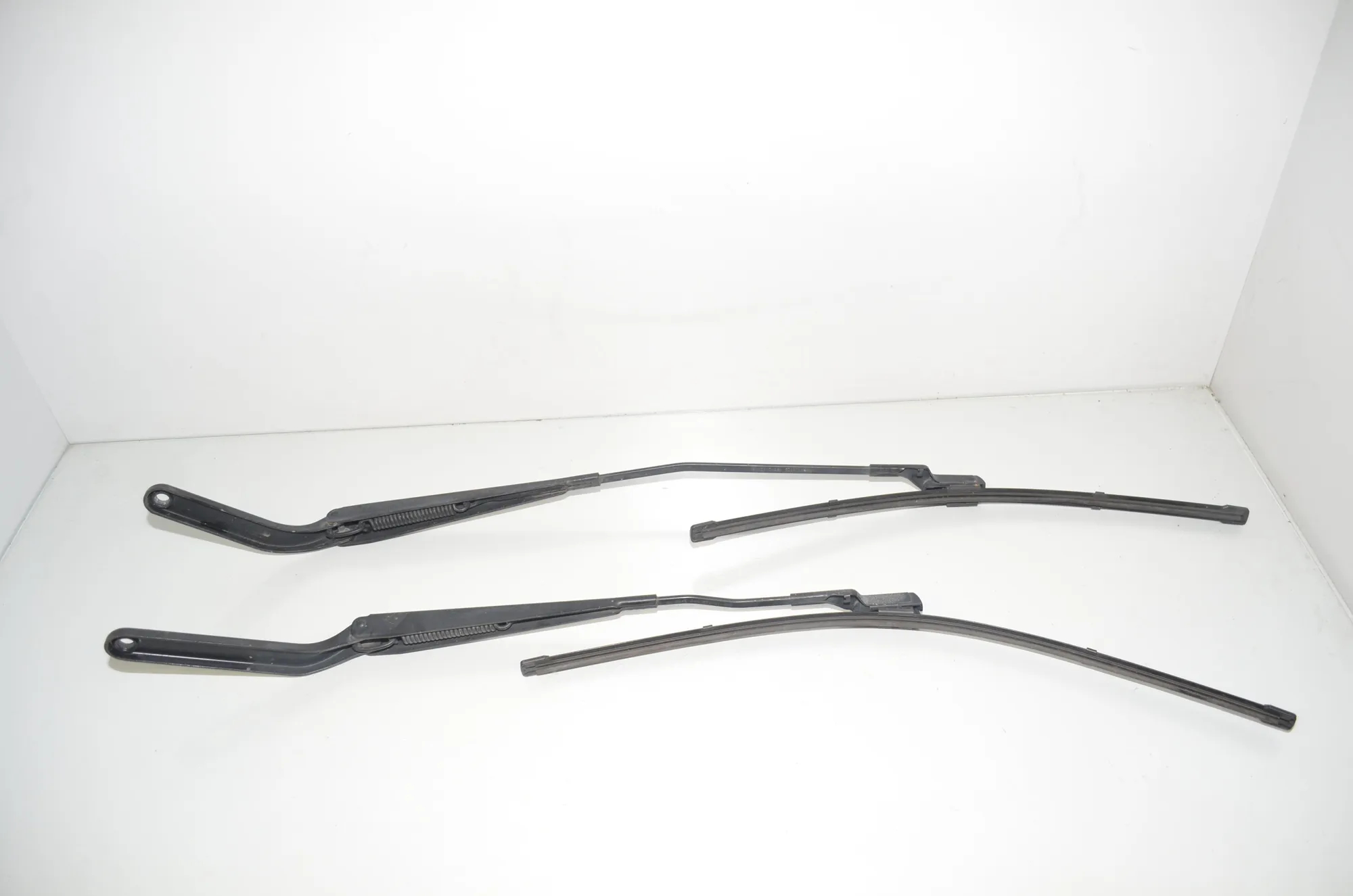 Front Wiper Arms – OEM 7294569 · BMW X6 (E71, E72) M 50 d 2013